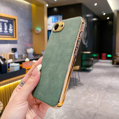 Electroplated Metal Sheepskin Leather Case Suitable For 16ProMax Apple Phone, IPhone15Pro Anti-Fall 13p Men's And Women's Models, 15 Anti-Fall Phone Case. An Excellent Gift Choice For Women; Suitable