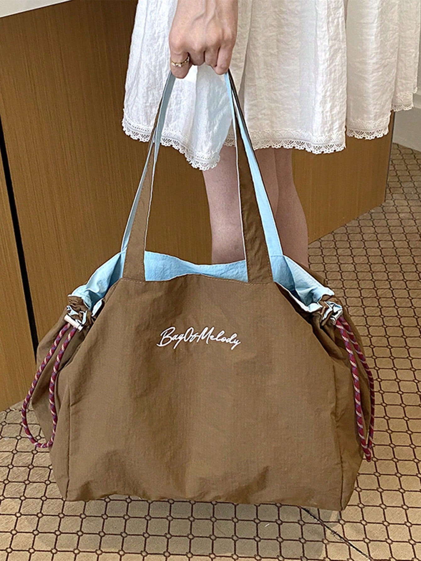 Fashionable Contrast Color Nylon Embroidered Letter Decor Tote Bag, Large Capacity Drawstring Design, Shoulder Bag Canvas Bag, Reversible Use, Japanese Casual Style Women's Commuter Bag, Lightweight F