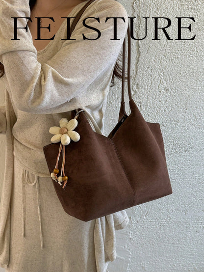 FEISTURE 1pc Solid Color Suede Women's Market Basket Shoulder Bag, Fashionable Commuter Mother-Daughter Tote Bag With Pendant, Suitable For Girls, Women, College Students, New Professionals And White