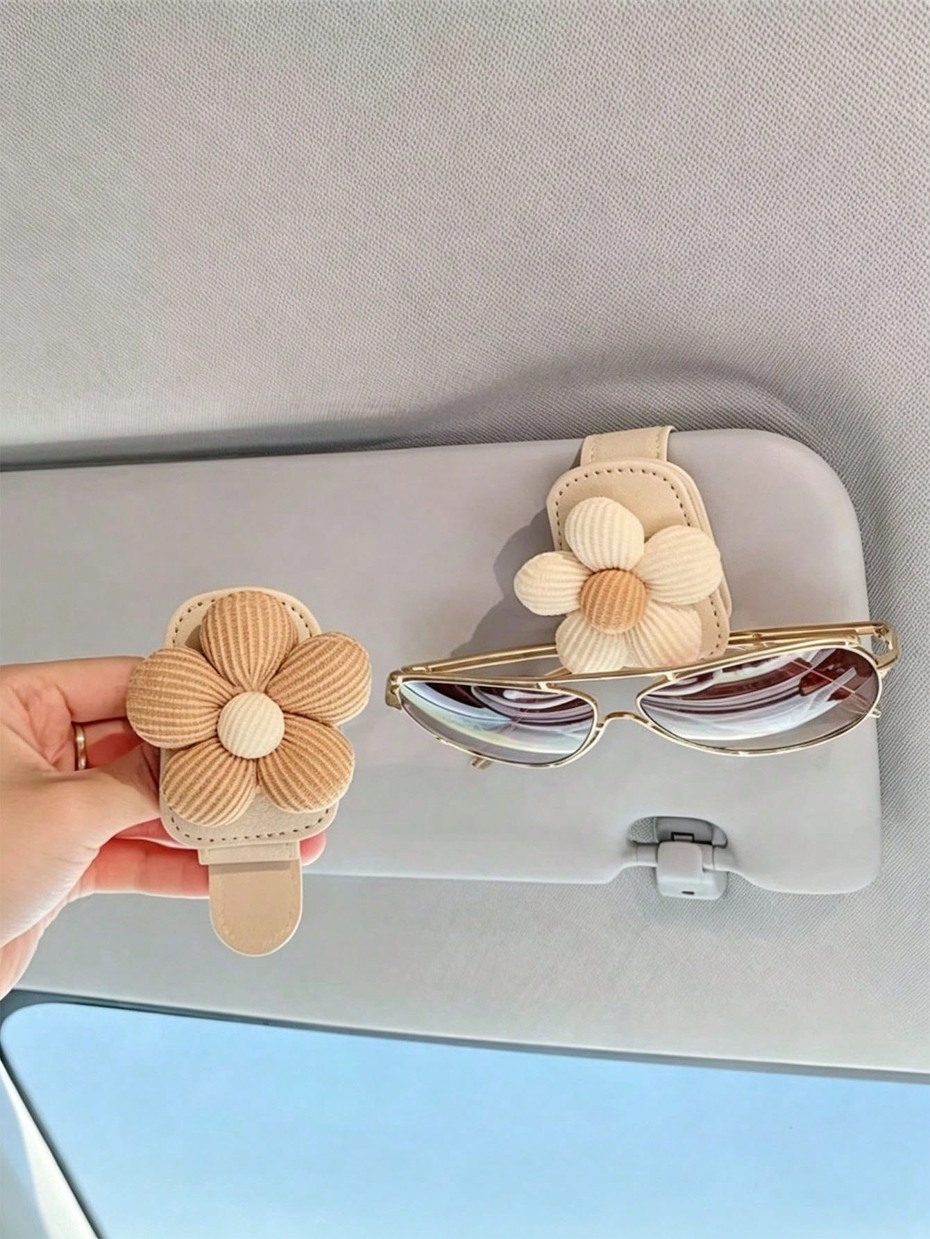 Flower Car Glasses Clip Glasses Holder Sun Visor Fashion Glasses Car Fashion Glasses Clip Multi-Functional Card Clip Storage Clip