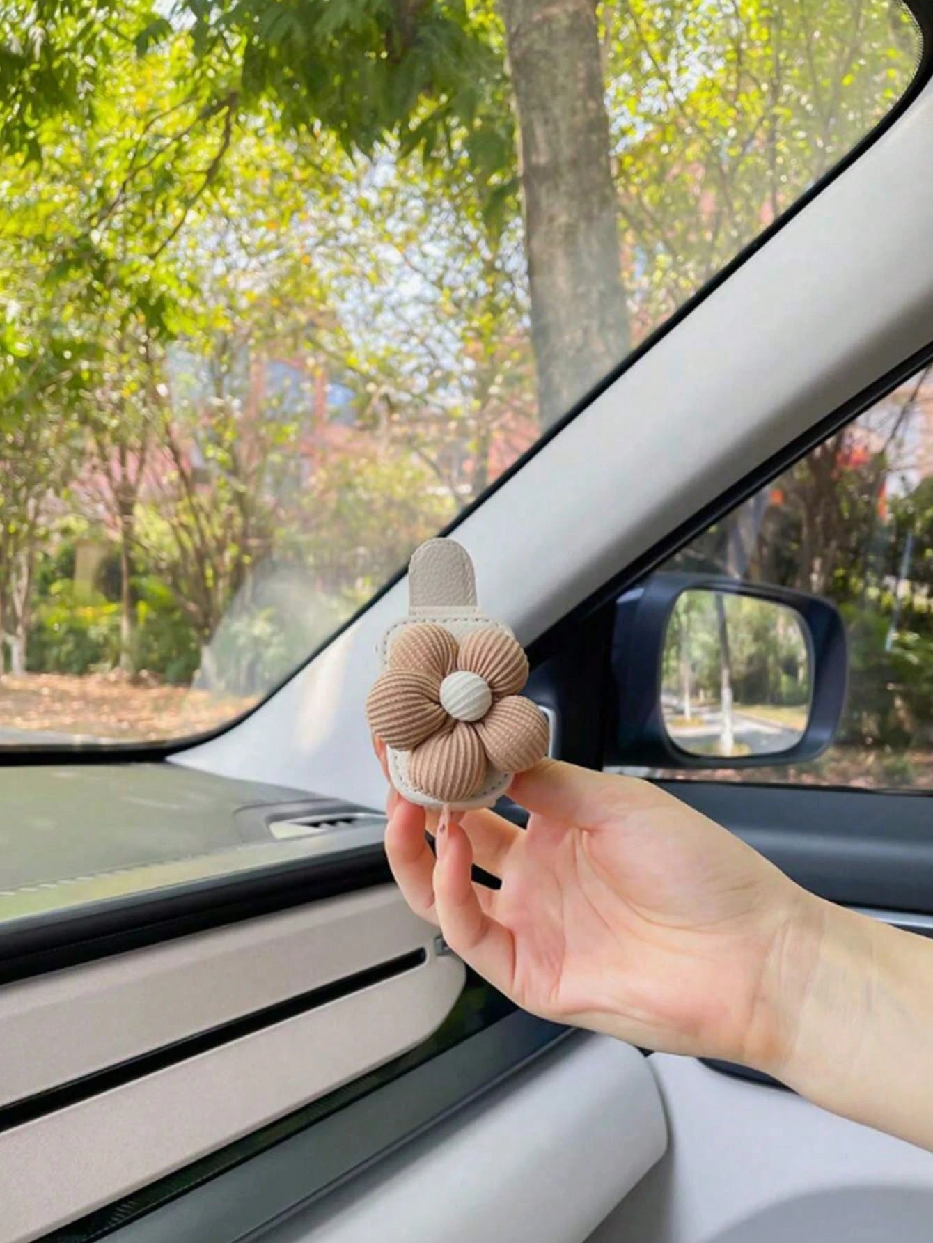 Flower Car Glasses Clip Glasses Holder Sun Visor Fashion Glasses Car Fashion Glasses Clip Multi-Functional Card Clip Storage Clip