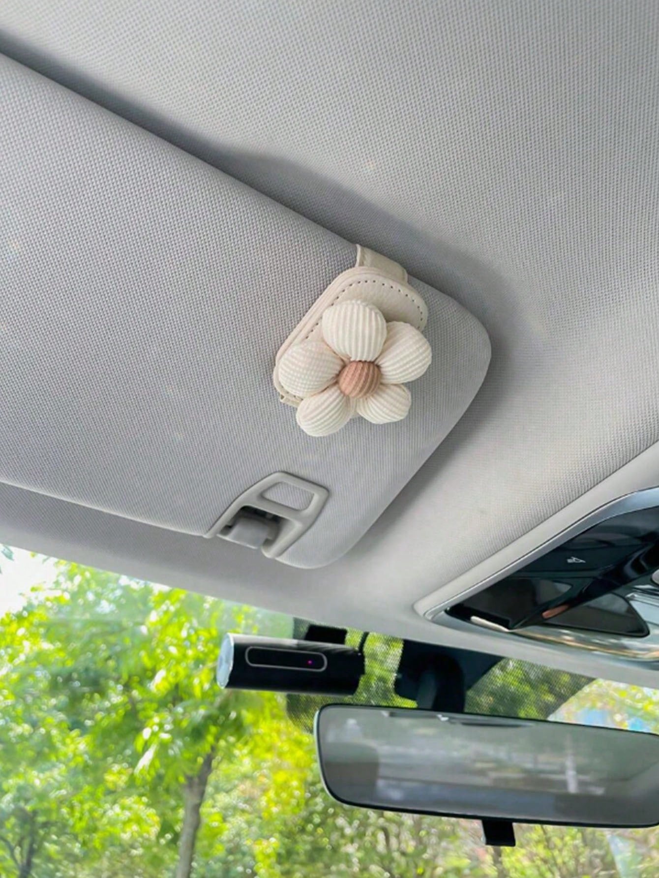 Flower Car Glasses Clip Glasses Holder Sun Visor Fashion Glasses Car Fashion Glasses Clip Multi-Functional Card Clip Storage Clip