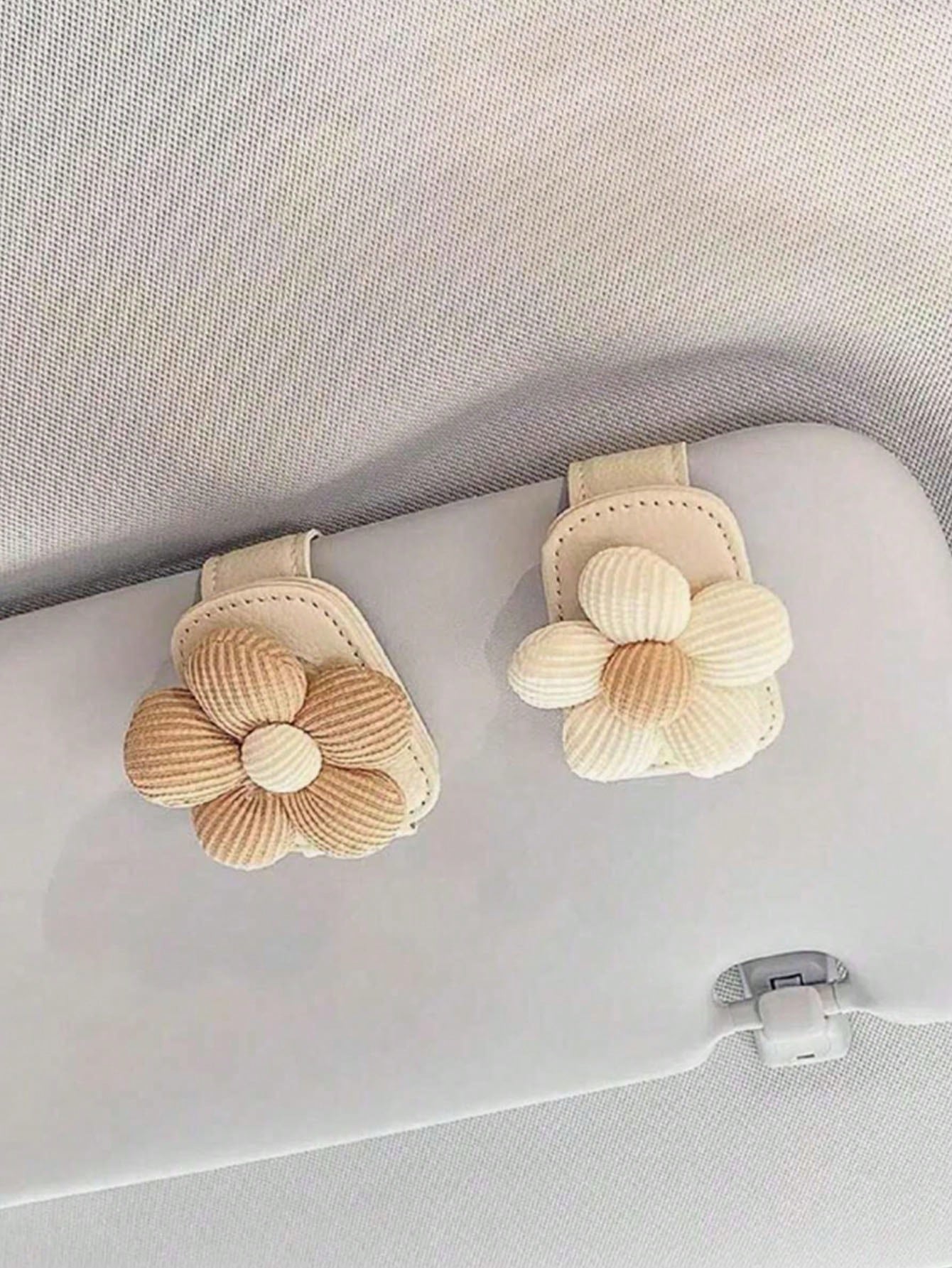 Flower Car Glasses Clip Glasses Holder Sun Visor Fashion Glasses Car Fashion Glasses Clip Multi-Functional Card Clip Storage Clip