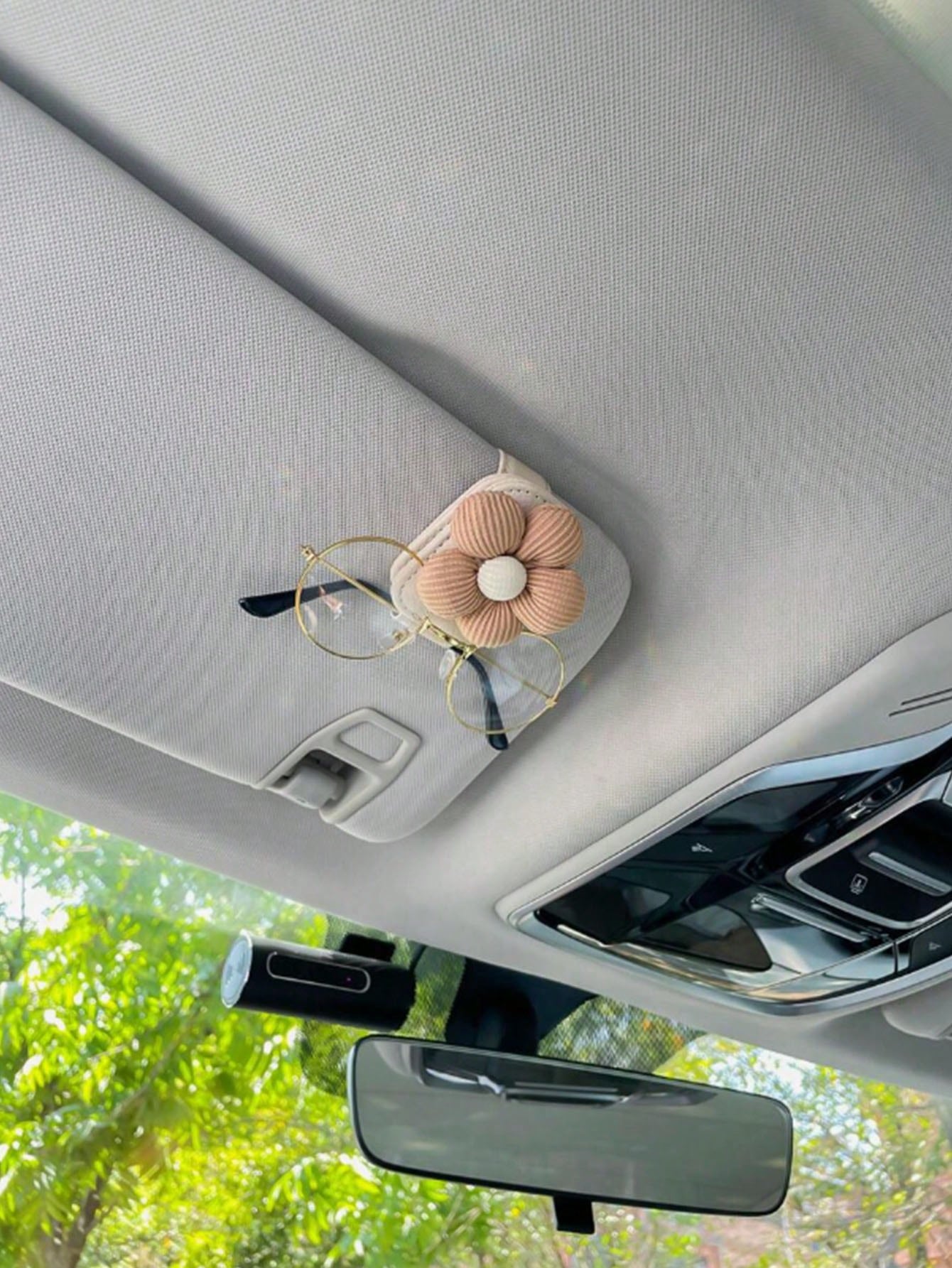 Flower Car Glasses Clip Glasses Holder Sun Visor Fashion Glasses Car Fashion Glasses Clip Multi-Functional Card Clip Storage Clip