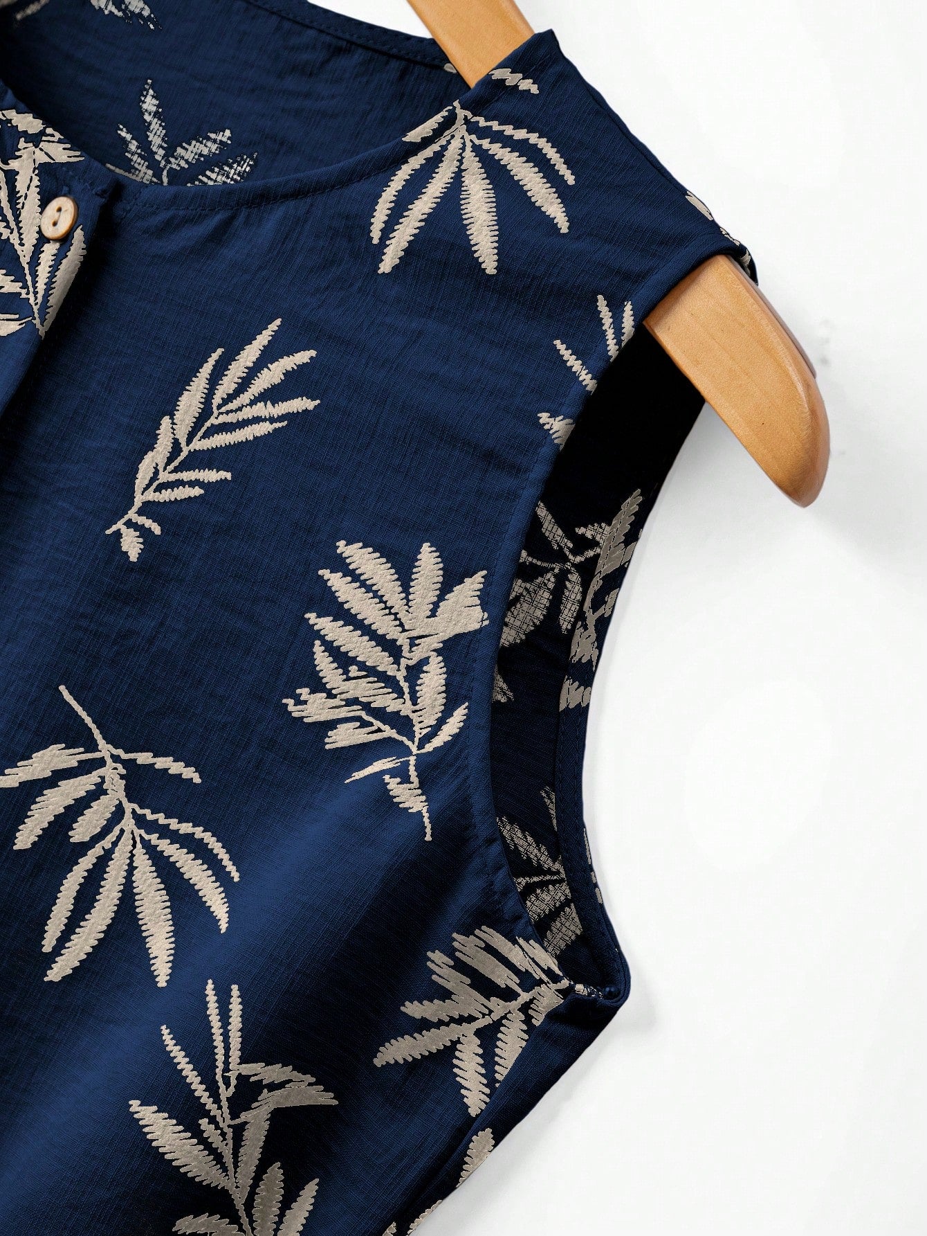 Franclia Women's Casual Sleeveless Dress With Plant Print And Single-Breasted Design Women Dress Pin For Dress Latest Dress