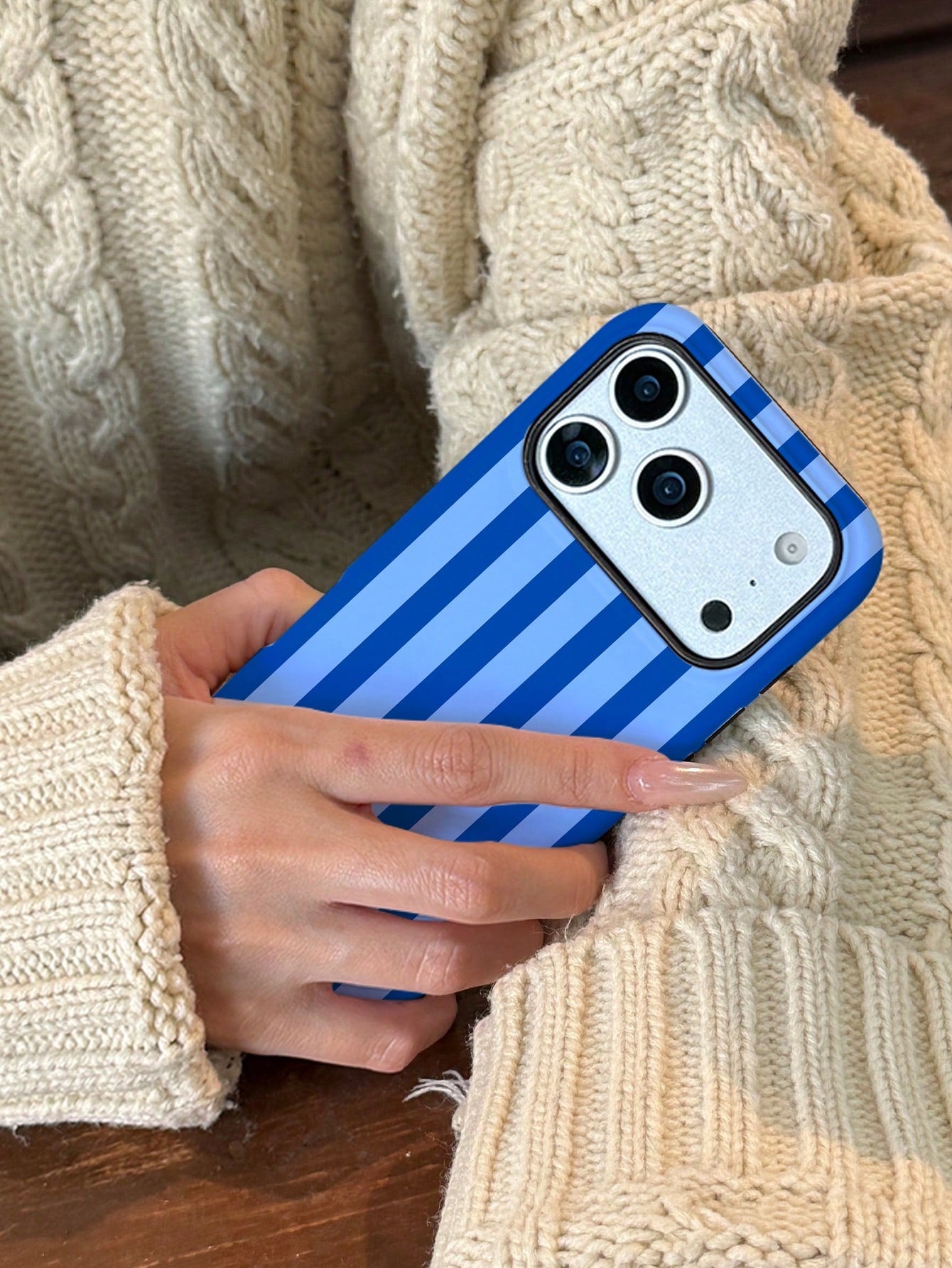 GIIPPA 1 Piece Blue Striped Print Design Phone 17 Pro Max Case, Suitable For Phone 16 Pro Max, 15 Pro Max, 14 Pro Max, Korean Stylish And Interesting Phone Case, Compatible With 11/12/13/14/15/16 Pro
