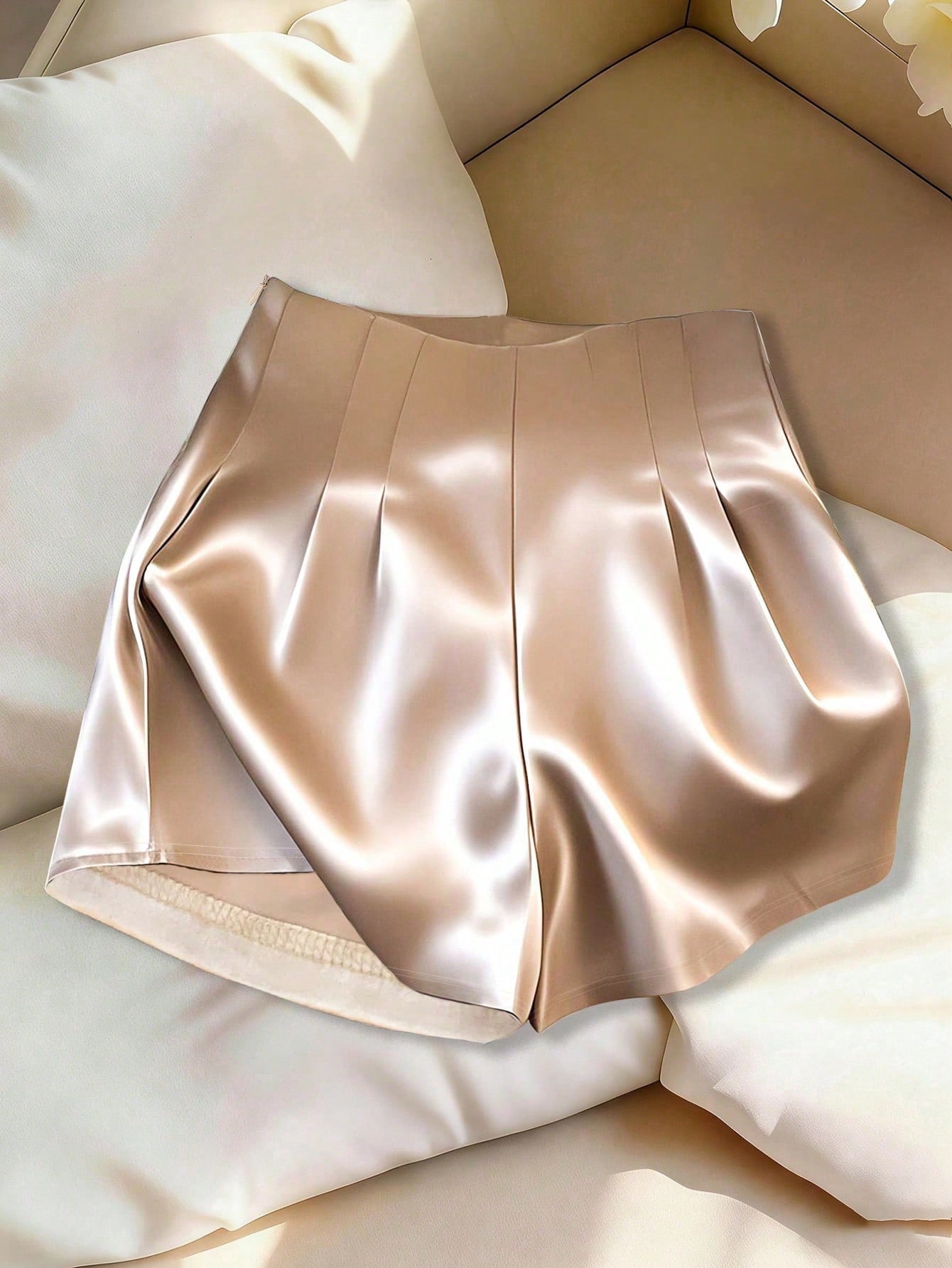 GlowEve Women's Solid Color Pleated Loose Casual Shorts