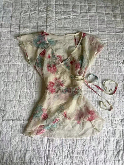 IslaSuriya Women's Spring/Summer New Floral Print V-Neck Bow Tie Waist Flutter Sleeve Blouse