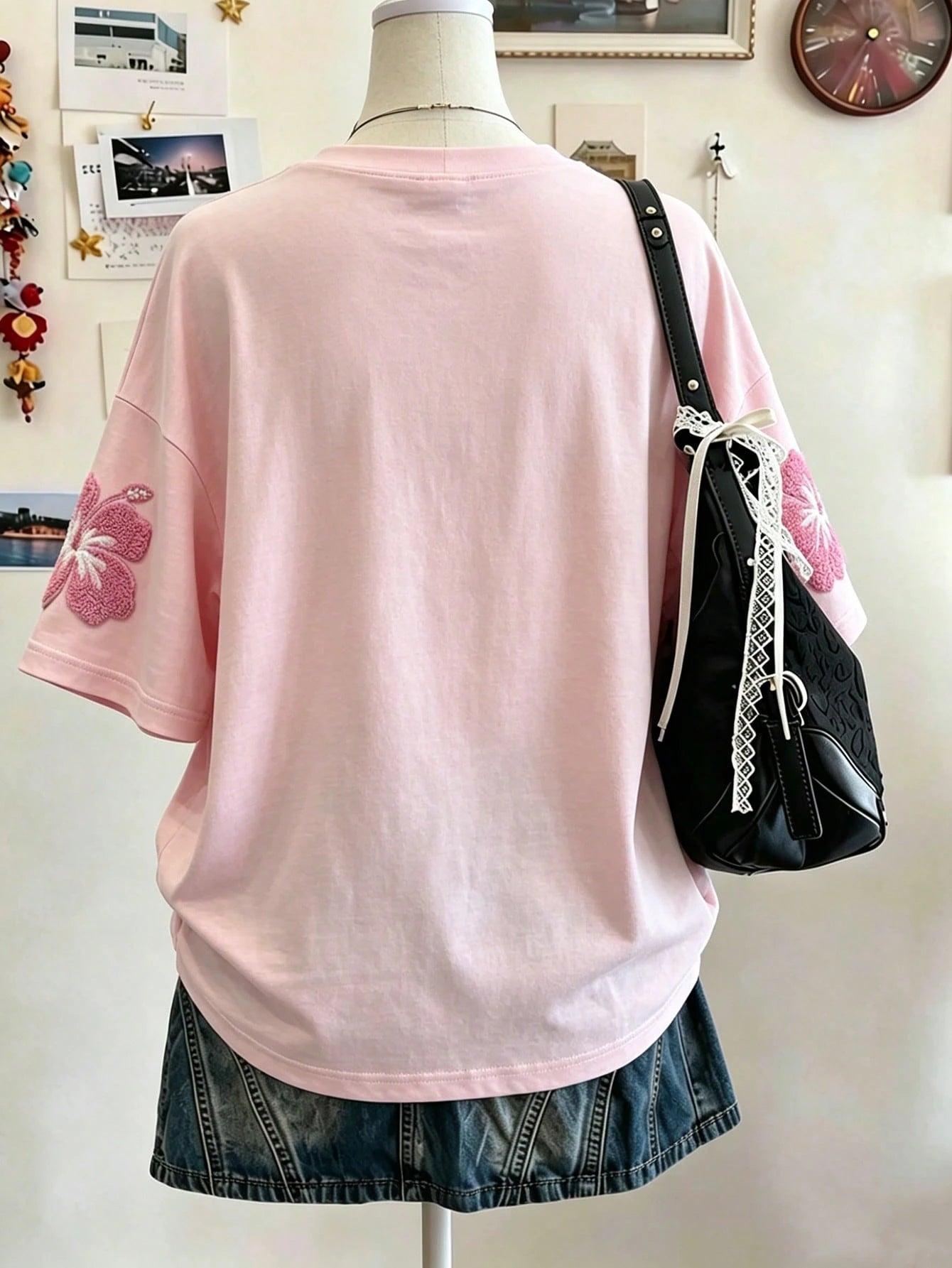 Lalippa Hawaiian Floral Print Fashion Minimalist Oversized Mid-Length Round Neck Drop Shoulder Women's T-Shirt, Gift For Friends