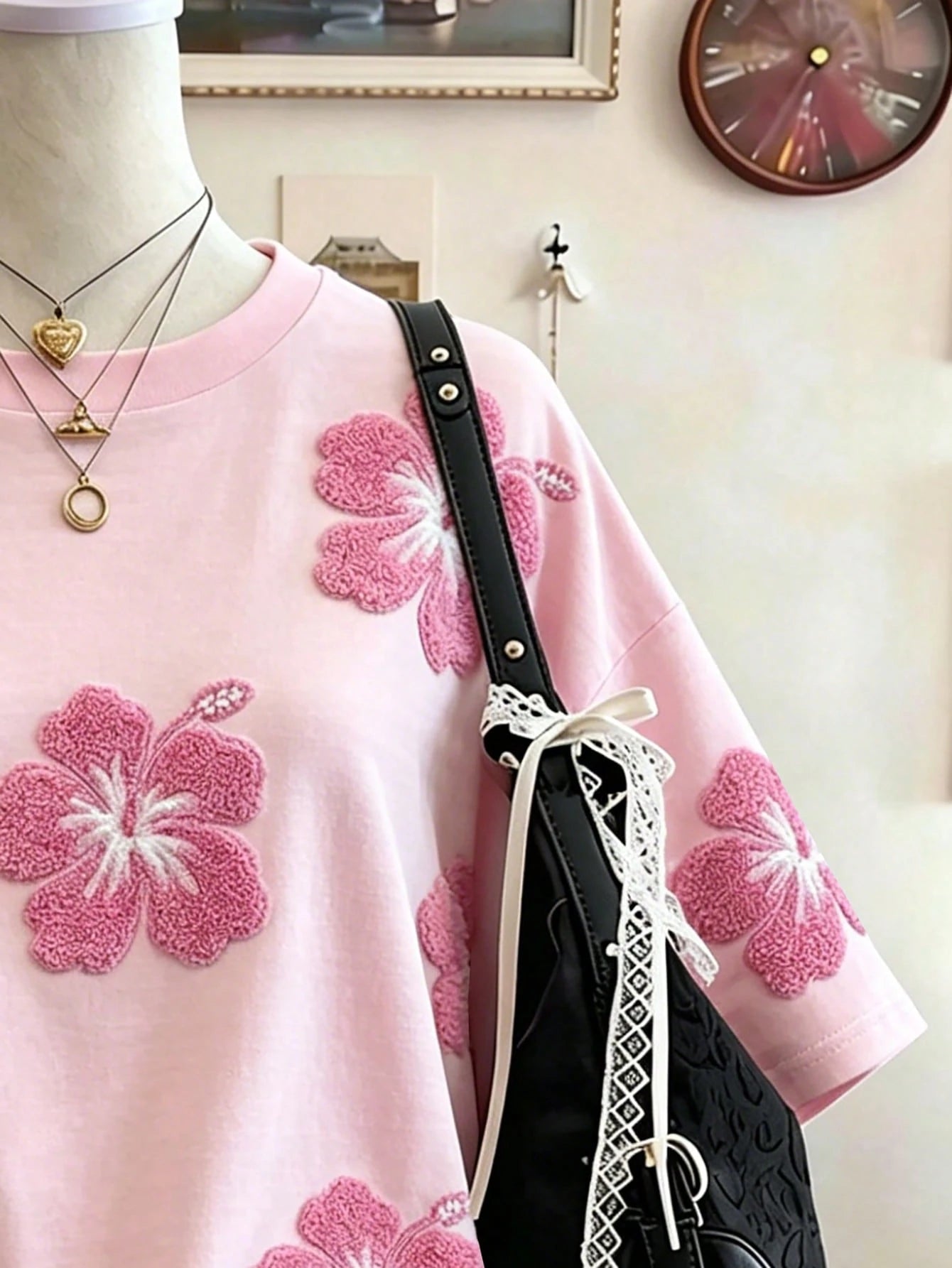 Lalippa Hawaiian Floral Print Fashion Minimalist Oversized Mid-Length Round Neck Drop Shoulder Women's T-Shirt, Gift For Friends