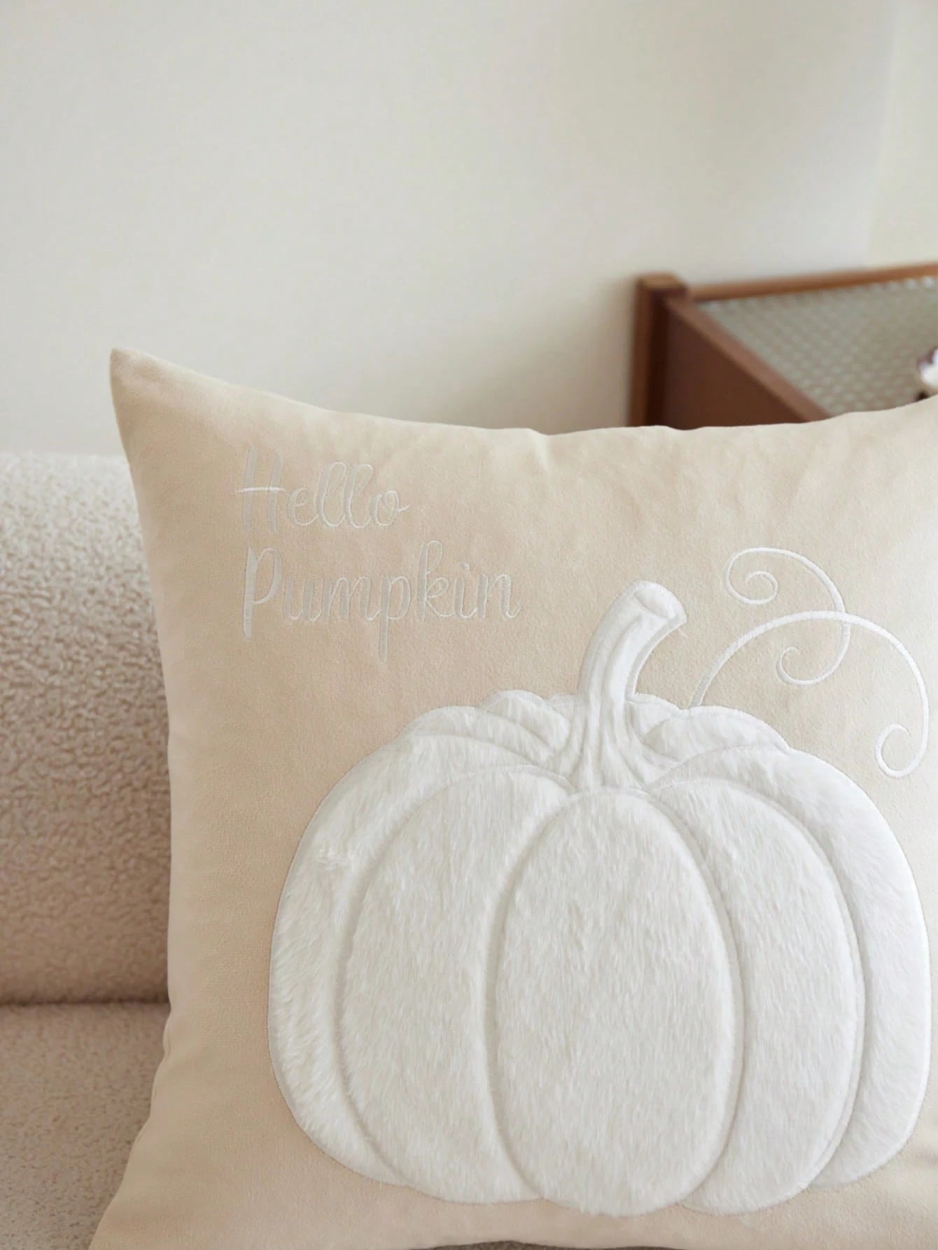 LCUHPCL 1pc Autumn/Winter Halloween 3D Embossed Orange Pumpkin Embroidery Pillowcase, Suitable For Living Room, Bedroom, Party And Other Environments