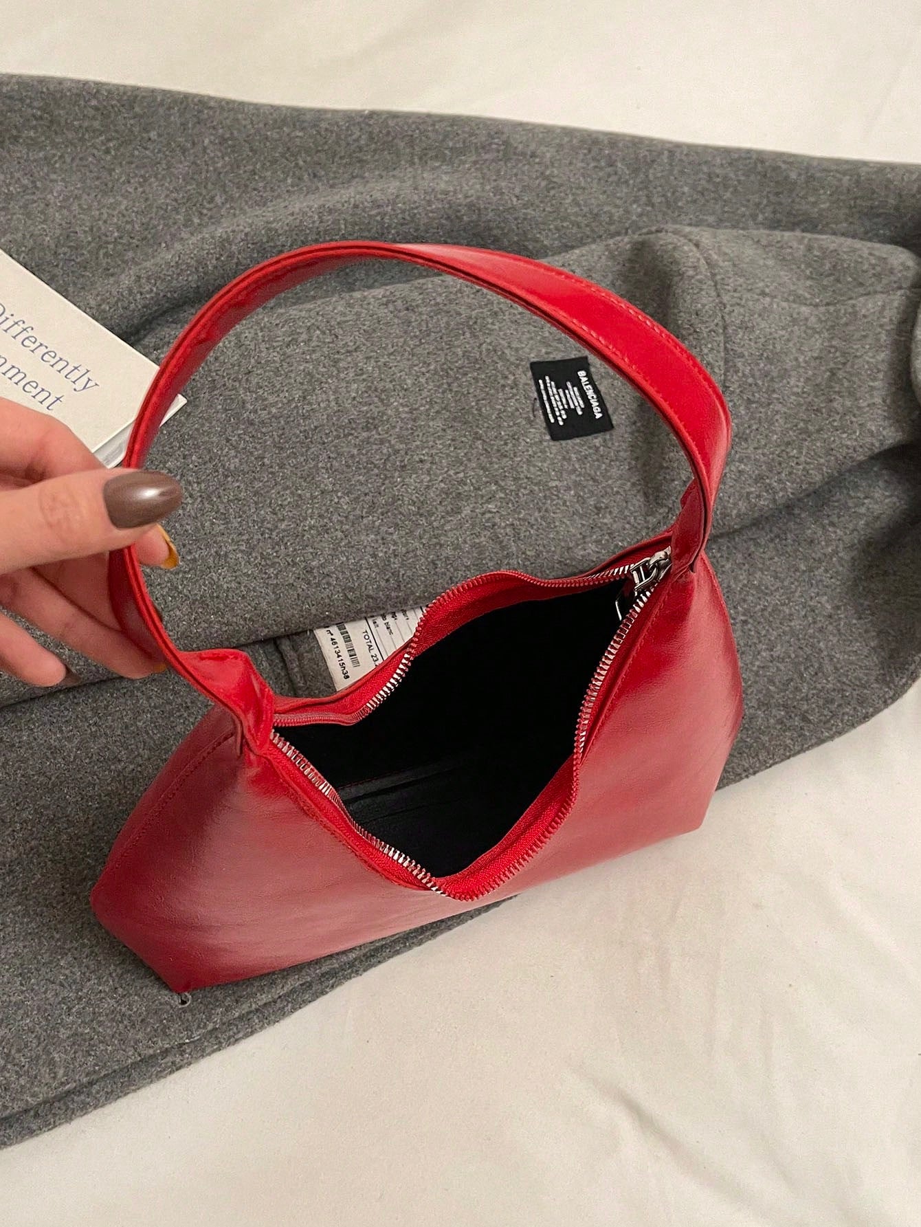 Livesso Lightweight, French Niche Fashion Retro Crescent Moon Dumpling Bag For Women, 2025 New Style Handbag With A Sense Of Luxury, Underarm Shoulder Bag, Suitable For Adolescent Girls, College Stude