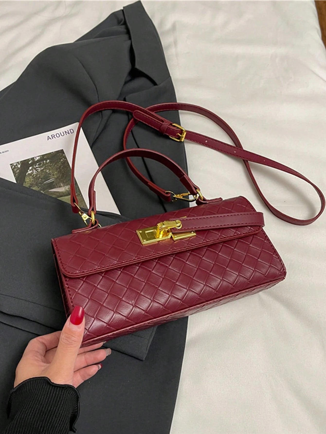Livesso New Crossborder Spanish Style Women Flap Shoulder Bag, Commuter Fashion Versatile Minimalist Underarm Handbag, Faux Leather (Excluding Gift Bag)