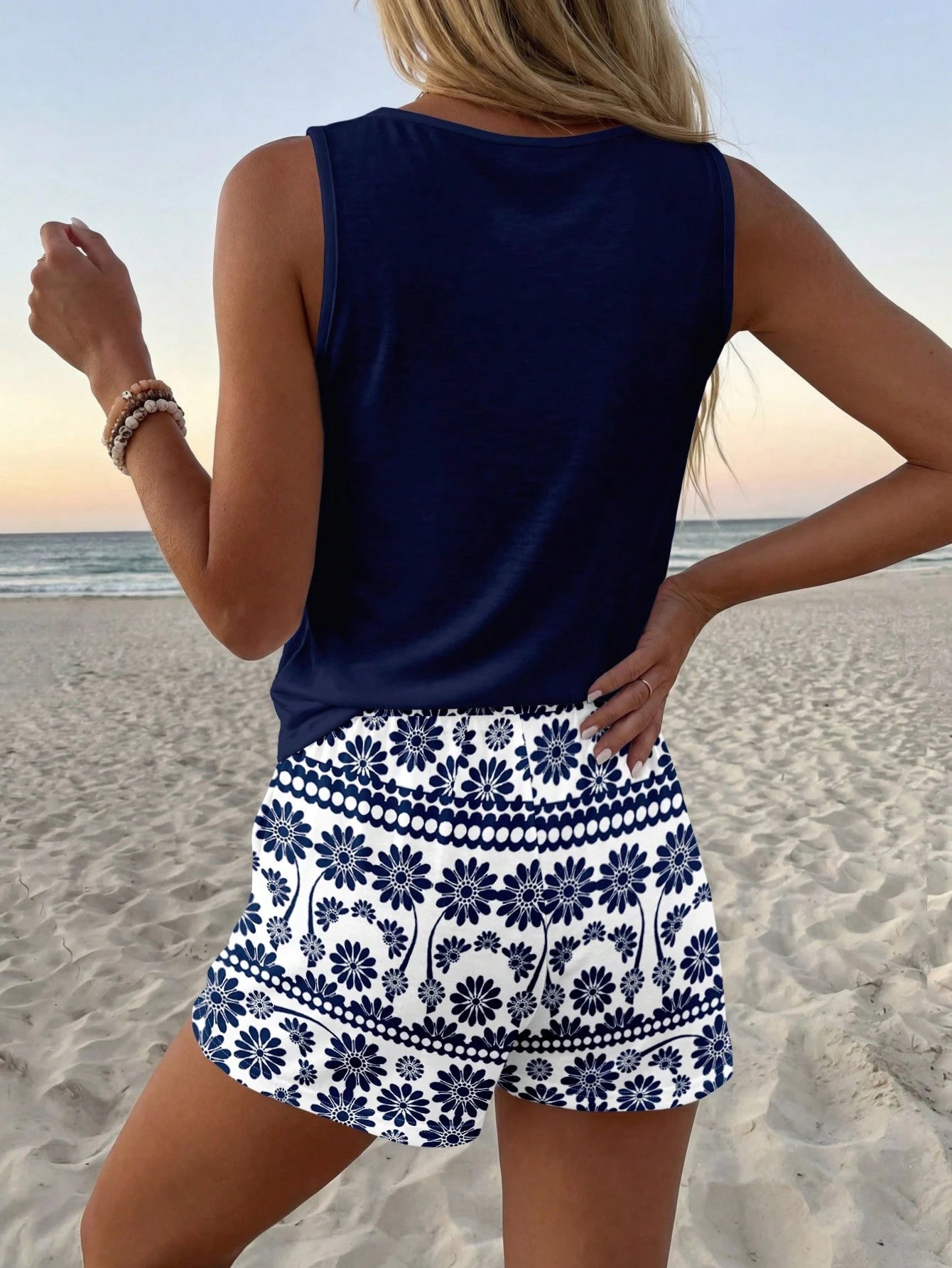 LUNE 2pcs/Set Women Casual Tropical Round Neck Camisole And Shorts Set, Suitable For Summer Women's Short Sets Two Pieces Outfits Beach Vacation Navy Blue