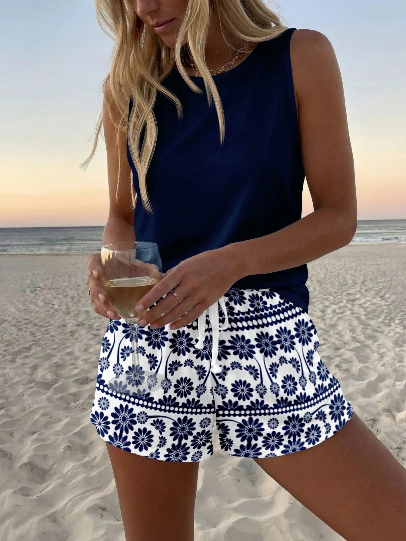 LUNE 2pcs/Set Women Casual Tropical Round Neck Camisole And Shorts Set, Suitable For Summer Women's Short Sets Two Pieces Outfits Beach Vacation Navy Blue