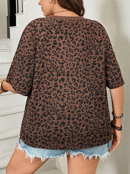 LUNE Plus Size Brown Leopard Print V-Neck Pocket T-Shirt,Women's Boho Summer Vacation Beach Top,Old Money Style Spring Break Rave Festival Holiday