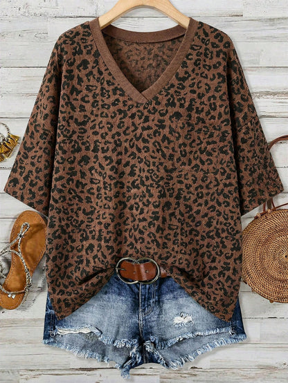 LUNE Plus Size Brown Leopard Print V-Neck Pocket T-Shirt,Women's Boho Summer Vacation Beach Top,Old Money Style Spring Break Rave Festival Holiday