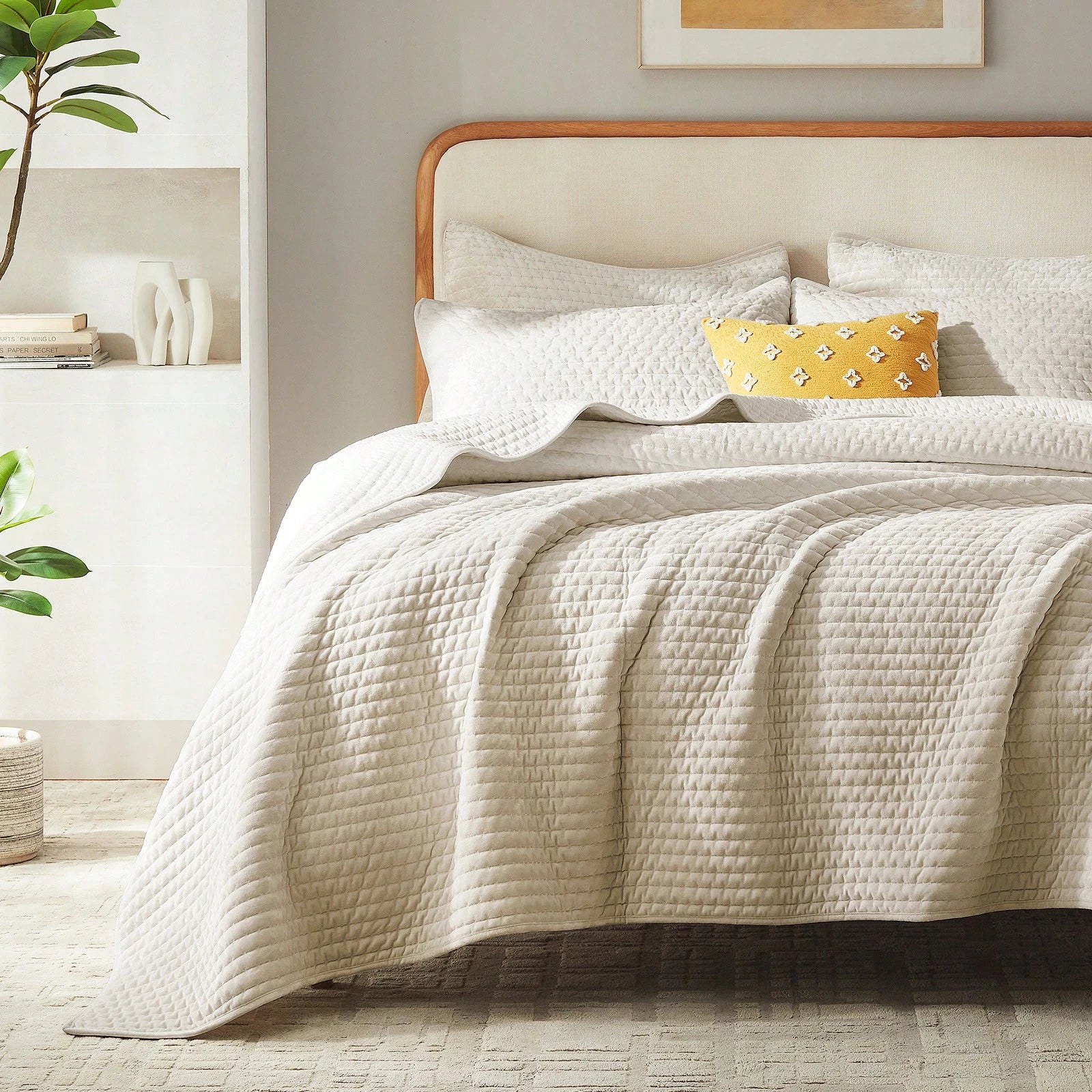 Luxury Velvet Quilt Set, Ultra-Soft Striped Channel Comforter With Rice Stitch Detailing, Lightweight All-Season Bedspread Coverlet W/ 2 Shams, 3 Sizes, 6 Colors