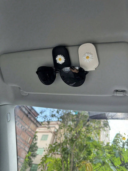 Magnetic Car Sunshade Glasses Clip- Cute Daisy Design, Fashionable Glasses Styling, Strong Magnetic Bracket, Car Accessories (Black), Car Accessories| Fun Design| Magnetic Fixation, Fashionable Car