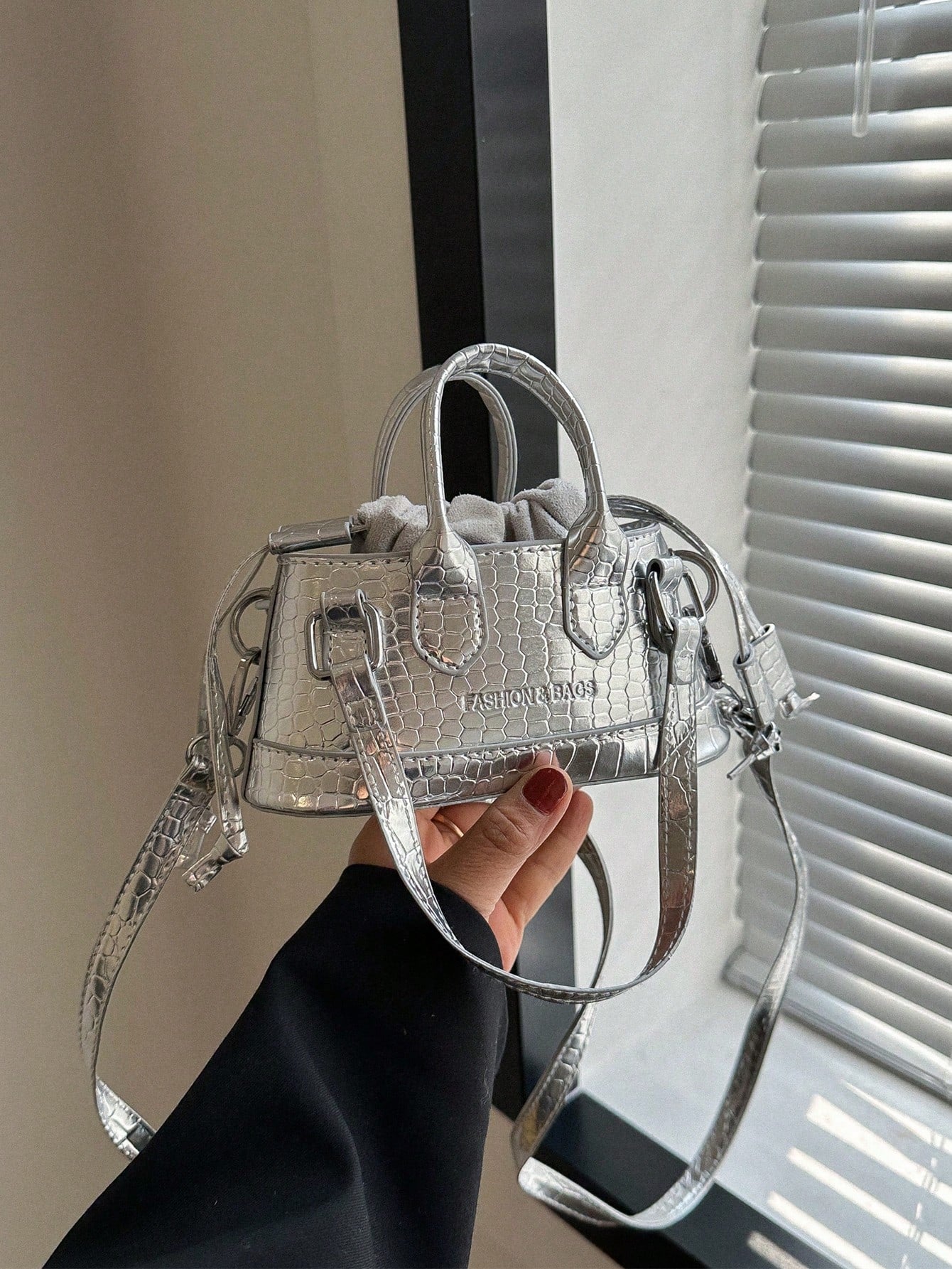 Mini Fashion Women Crocodile Embossed Handbag Bucket Bag