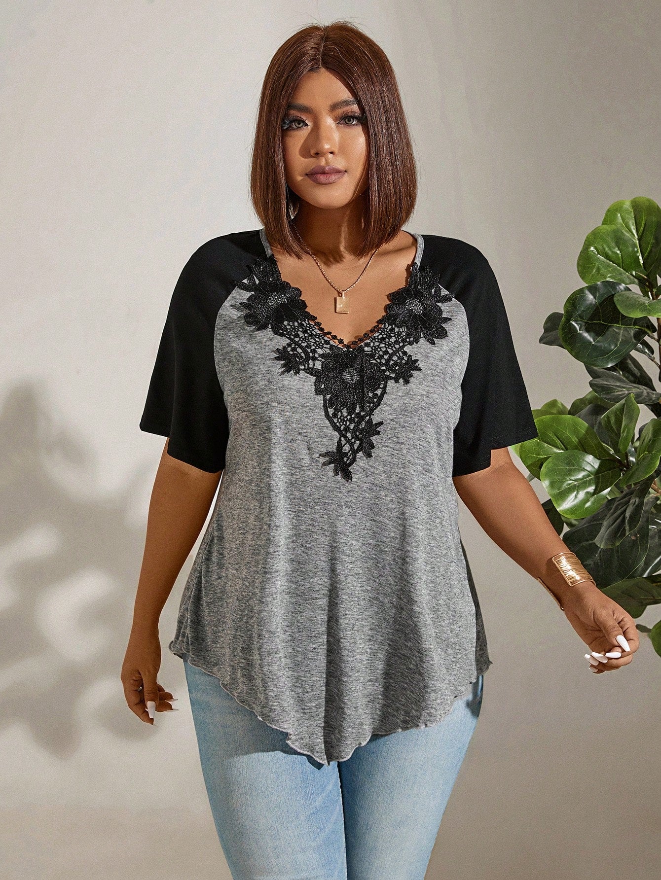 Momelise Plus Size Women's Lace Spliced Color-Block T-Shirt Women Graphic Tee Top For Summer