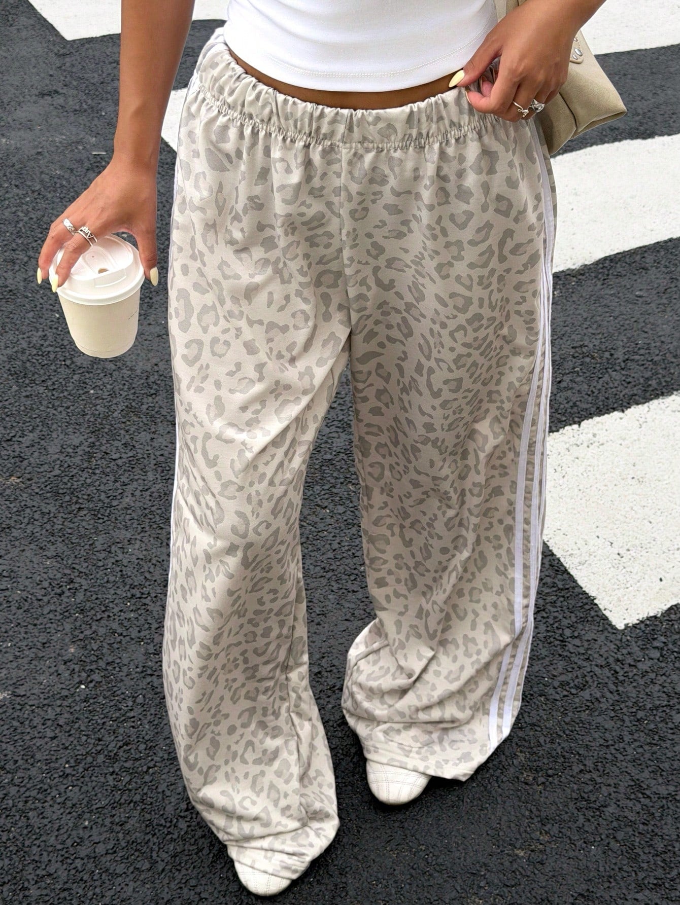 Muchica Women's Elastic Waist Casual Versatile Commuting Wide Leg Sweatpants Cheetah Print Bottoms