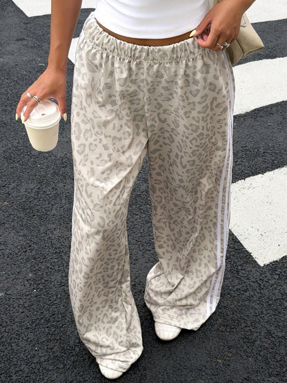 Muchica Women's Elastic Waist Casual Versatile Commuting Wide Leg Sweatpants Cheetah Print Bottoms