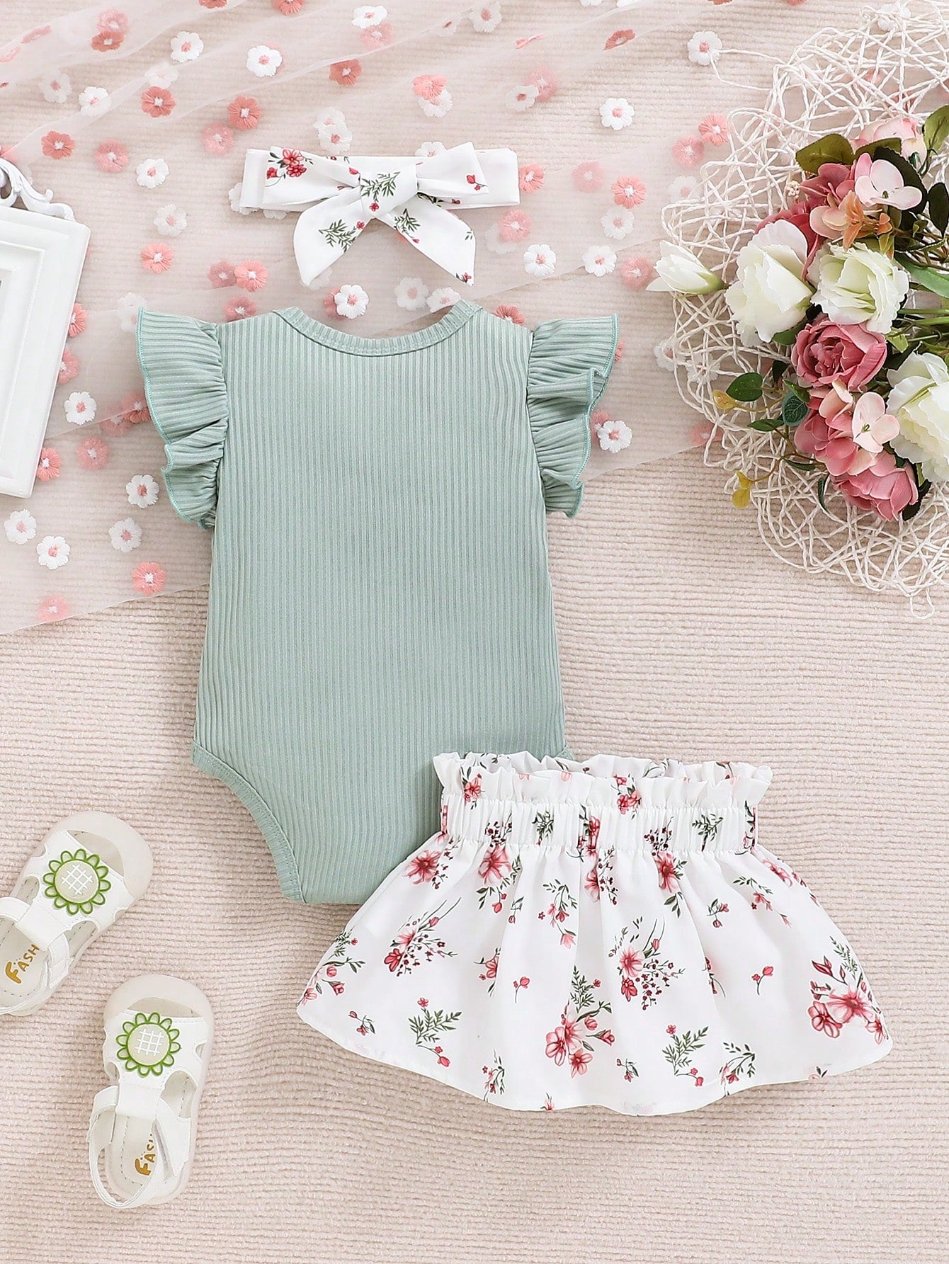 New Arrival Baby Girl Spring Solid Color Letter Printed Flutter Sleeve Bodysuit, Flower Printed Skirt Outfit