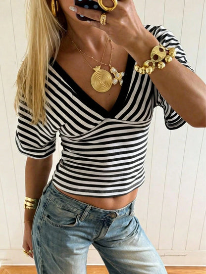 New Arrival Fashion Striped V-Neck T-Shirt, Contrast Color Striped Knit Fabric, Casual Tee For Spring/Summer, Effortless Style