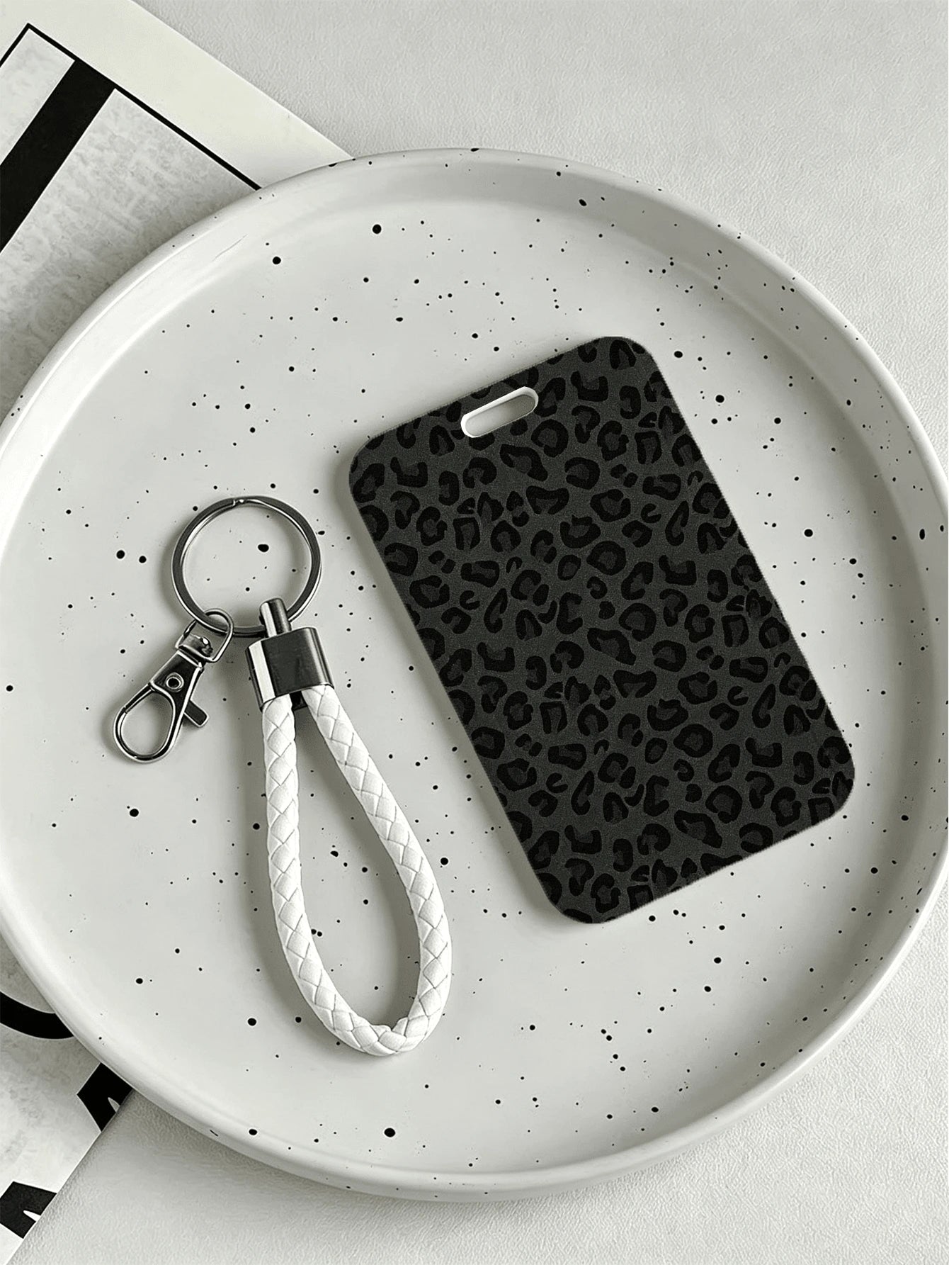 New Black Leopard Print Card Holder (With Keychain), Provides Stylish Protection For Campus And Office ID Cards, Functions As Bag Charm, Keychain, Wallet And Bank/Credit Card Storage, Equipped With Sl