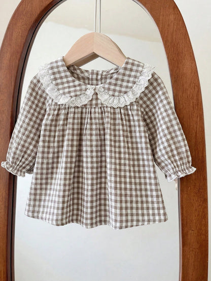 New Born Baby Vintage Brown Gingham Dress With White Lace Peter Pan Collar And Ruffled Cuffs Youth Dress Baby Girl Long Sleeve Gingham A-Line Dress With Lace Trim Collar And Pleated Skirt Adorab