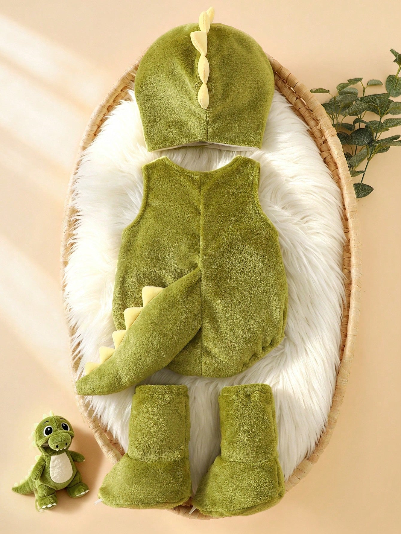 Newborn Photography Outfit And Props Plush Cute 3D Dinosaur Hat With 3D Tail, Dinosaur Bodysuit And 3D Foot Covers, 3 Pieces Set For Newborn 100 Days Photoshoot, Suitable For Winter