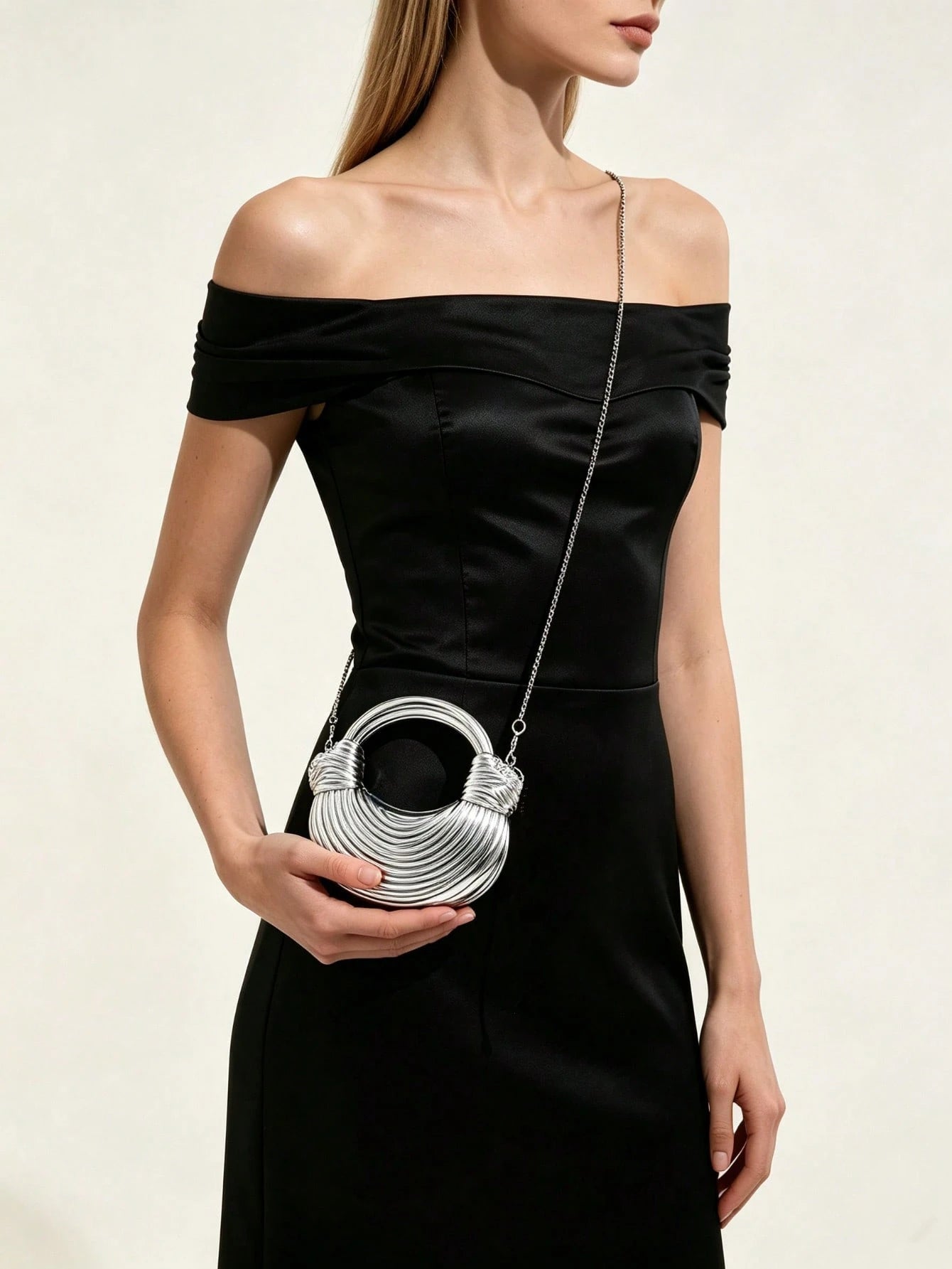Niche Silver Pleated Ring Metal Handbag Mini Round Handle Chain Crossbody Small Bag Wedding Party Evening Dress Clutch