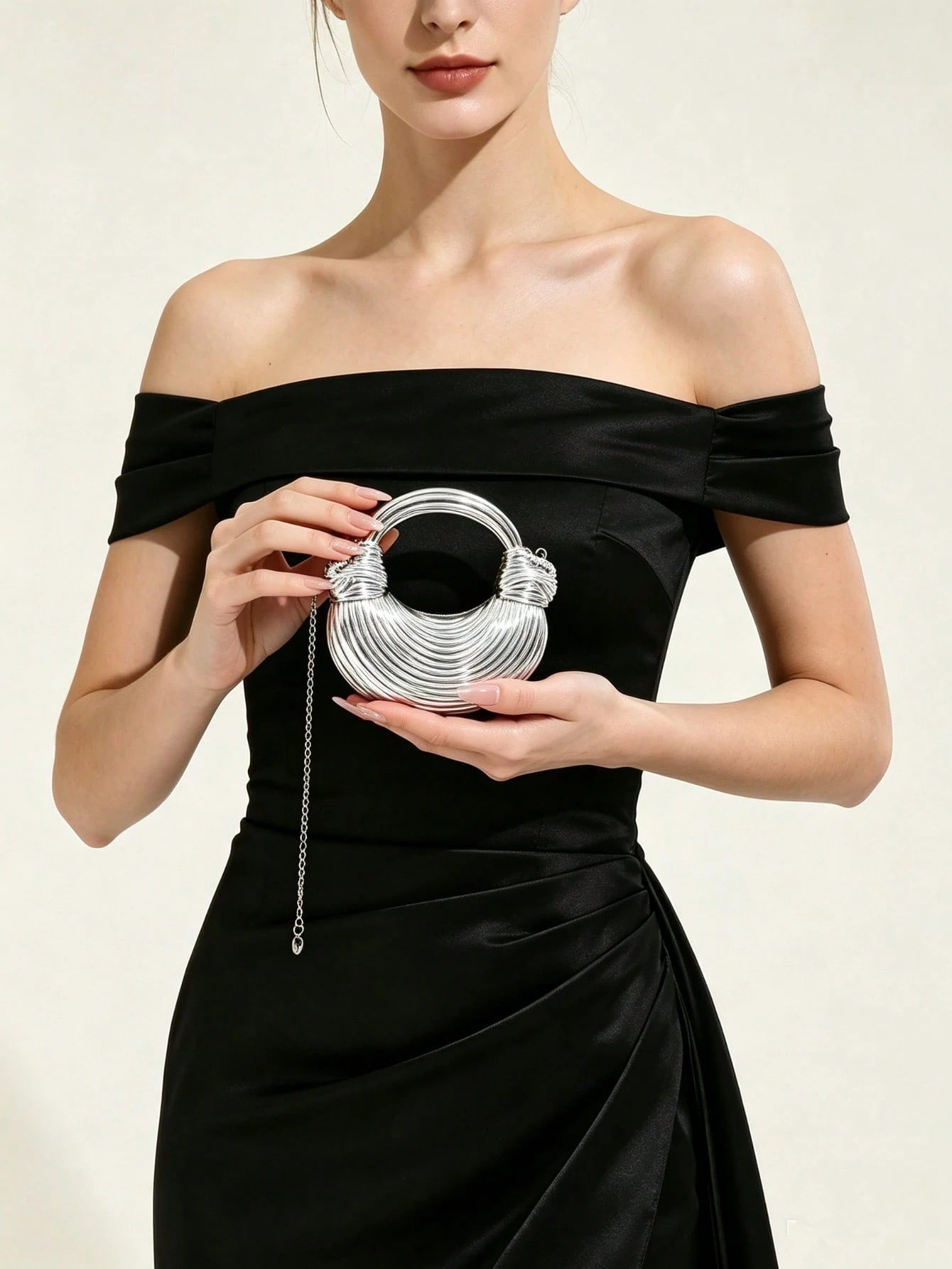 Niche Silver Pleated Ring Metal Handbag Mini Round Handle Chain Crossbody Small Bag Wedding Party Evening Dress Clutch