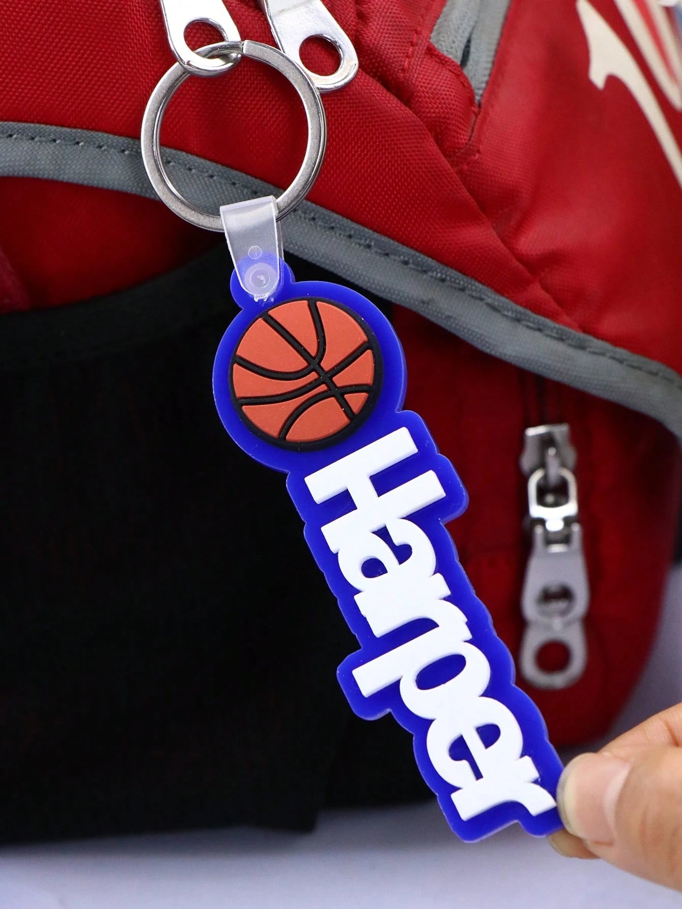 Personalized Sports Keychain With Icon, Football, Basketball, Baseball, Soccer, Backpack Letter Keychain, Ideal For Sports Team, Friends, Family, Birthday, Anniversary Gift, Memorabilia For Sports Fan