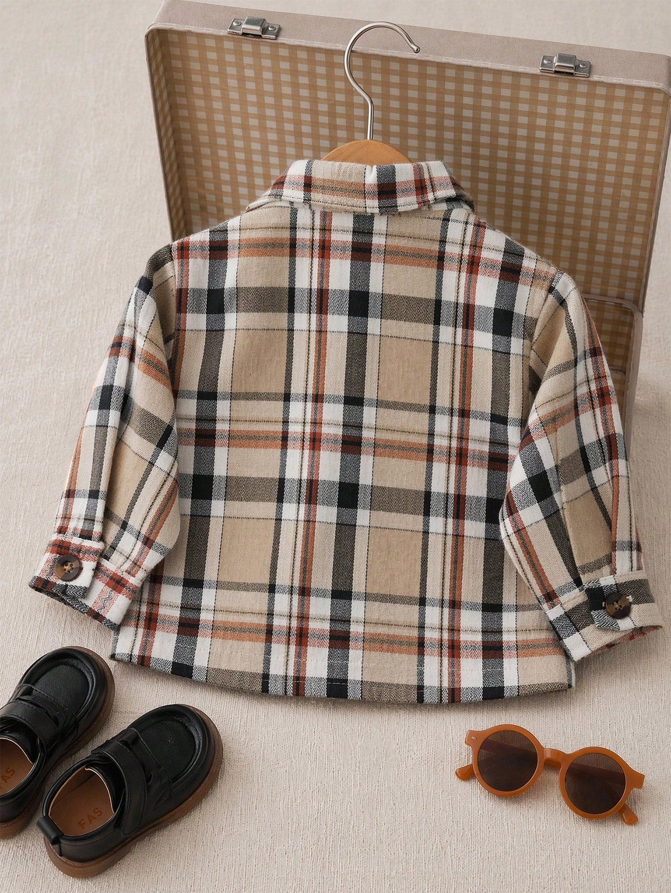 Playful Pals Toddler Infant Unisex Boy Casual Plaid Long-Sleeved Shirt With Turn-Down Pockets, Button-Down Collar, Suitable For School, Everyday Casual Wear.