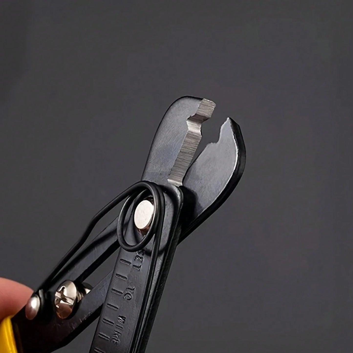 Professional Jewelry Chain Pliers – Manual Riveted Tool For Opening/Closing Chains| Adjustable Toothless Clamp & Built-In Cutter| DIY Installation & Modification For Necklaces & Bracelets (Ergonomic