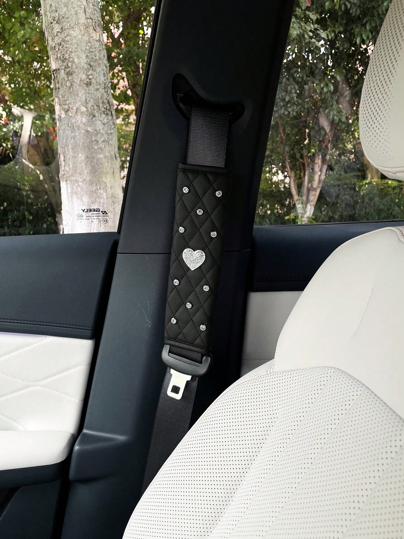 Rhinestone Heart Car Seat Belt Shoulder Pad Cover, Heart Car Interior Decoration, Car Seat Belt Protector, Shoulder Anti-Chafing Protection Pad Cover