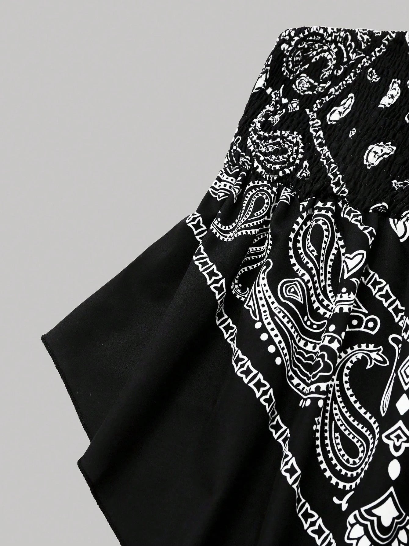 Rometta Plus Size Women's Vintage Cashew Flower Strapless Camisole, Black And White, Summer, Boho, Vacation, Holiday Tube Cinched Waist Asymmetric Hem Blouse