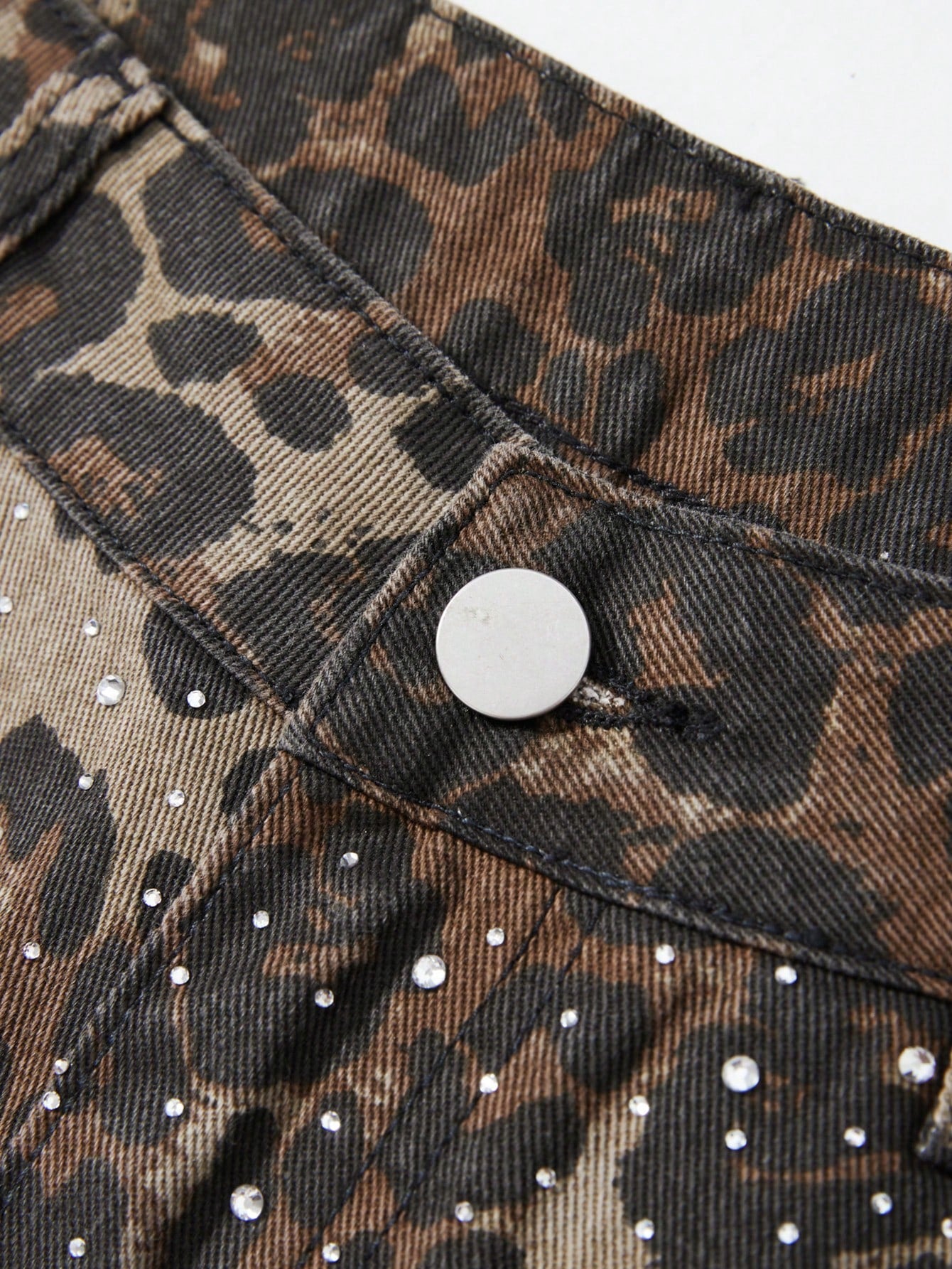 ROMWE MEN Men's Leopard Print Rhinestone Denim Shorts Plus Size
