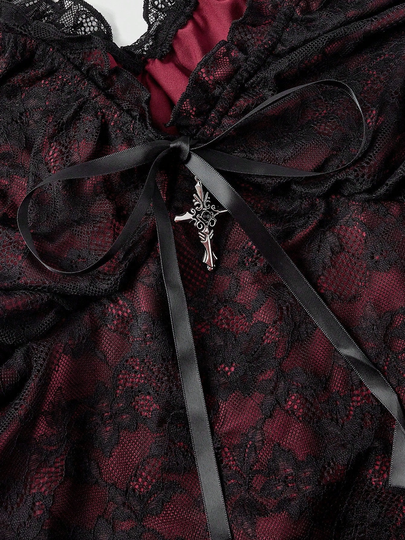 ROMWE Plus Size Gothic Contrast Color Lace Ribbon Bow Cross Pendant Camisole