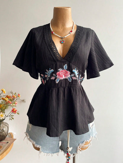 Rusttydustty Plus Size Women's Black Lace V-Neck Embroidered Casual Vacation Short Sleeve Blouse, Suitable For Autumn/Winter Summer