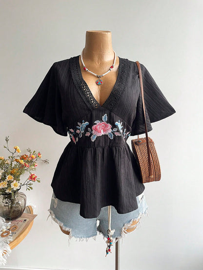 Rusttydustty Plus Size Women's Black Lace V-Neck Embroidered Casual Vacation Short Sleeve Blouse, Suitable For Autumn/Winter Summer