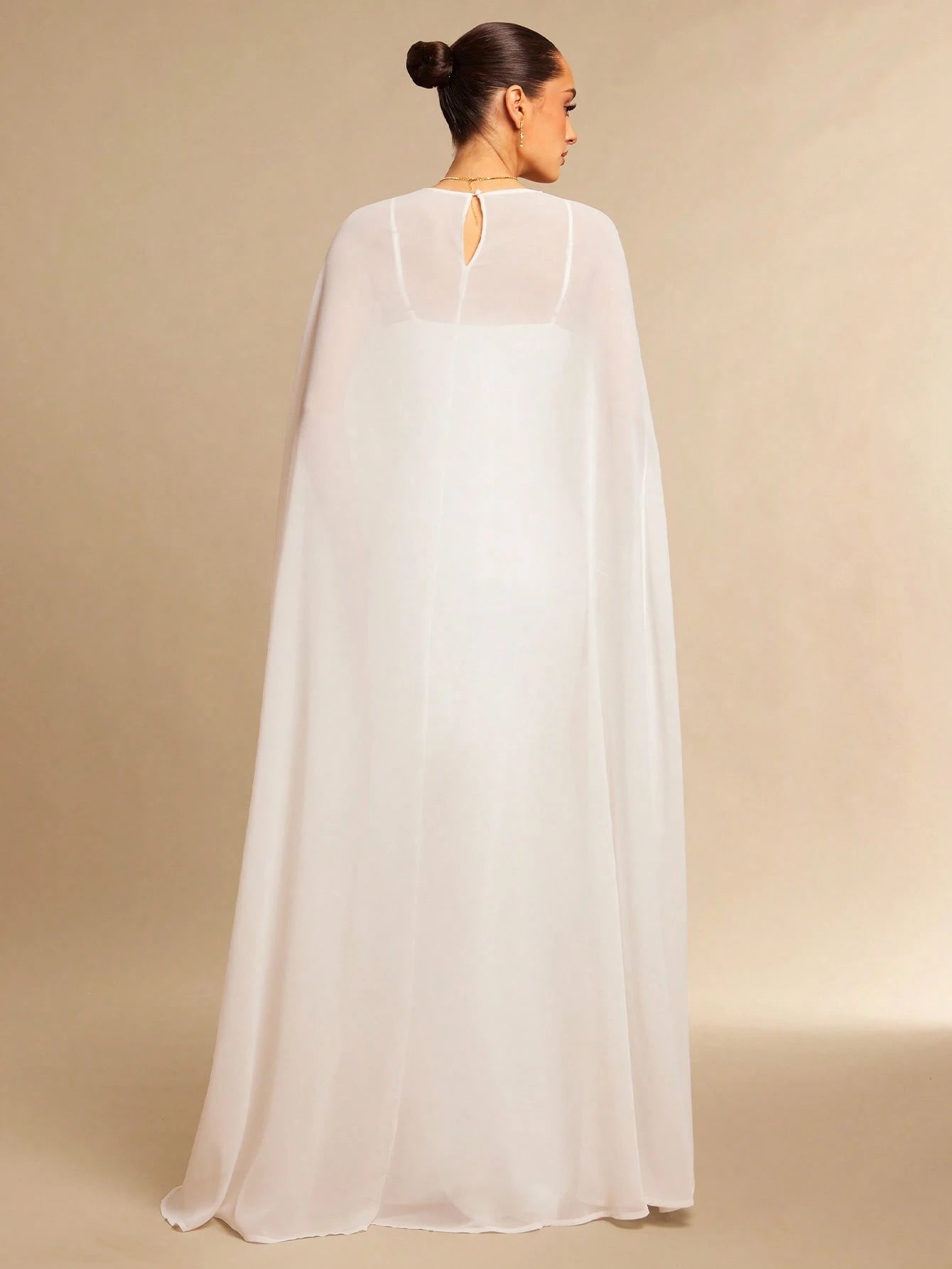 Silquee Off-White Summer Elegant Dining Satin Dress,Chiffon Shawl&Fishtail Hem Gown,Abaya For Women Wedding,Valentine's Day,Nightclub Party,Fitted Long Gown