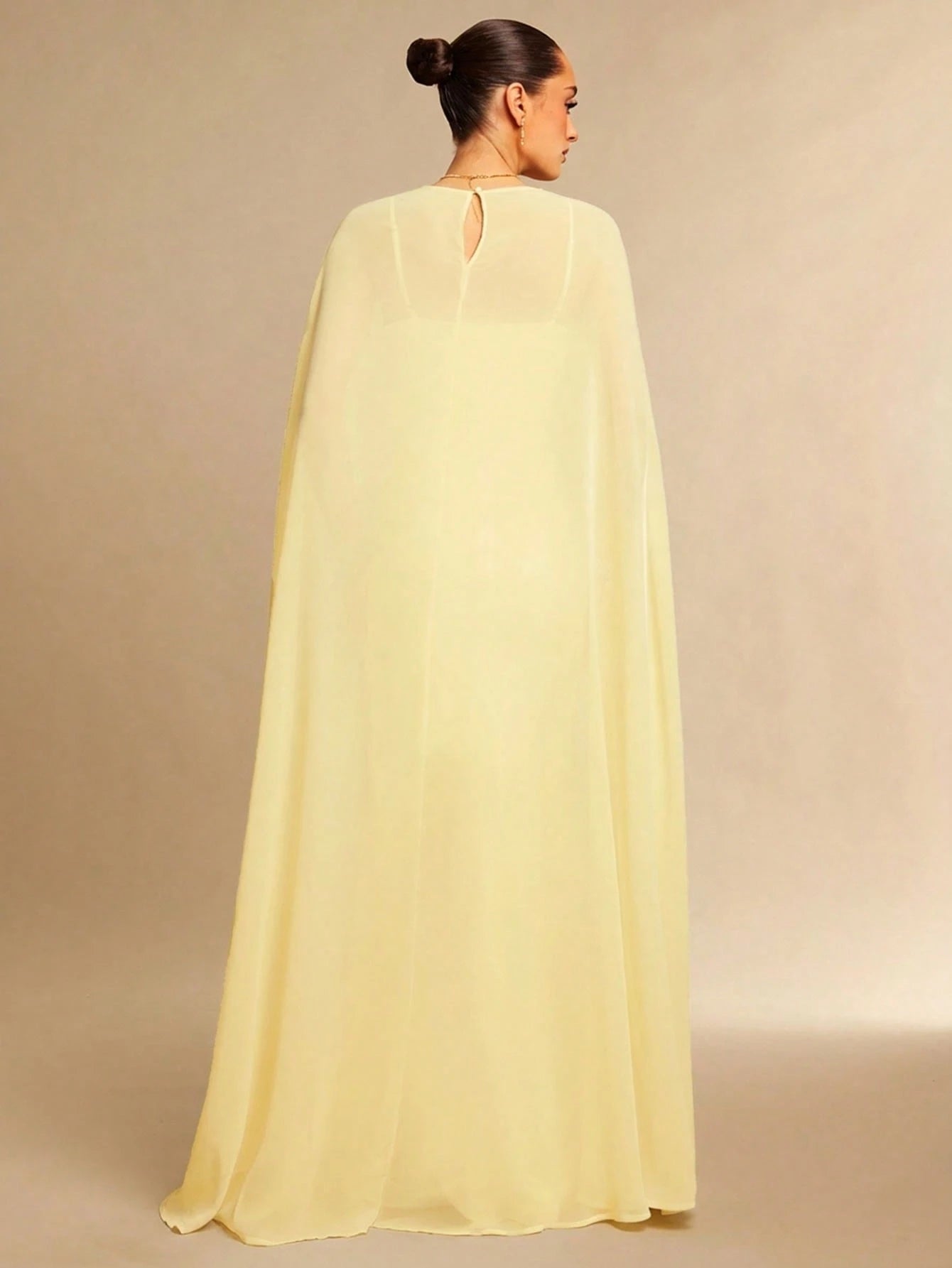Silquee Off-White Summer Elegant Dining Satin Dress,Chiffon Shawl&Fishtail Hem Gown,Abaya For Women Wedding,Valentine's Day,Nightclub Party,Fitted Long Gown