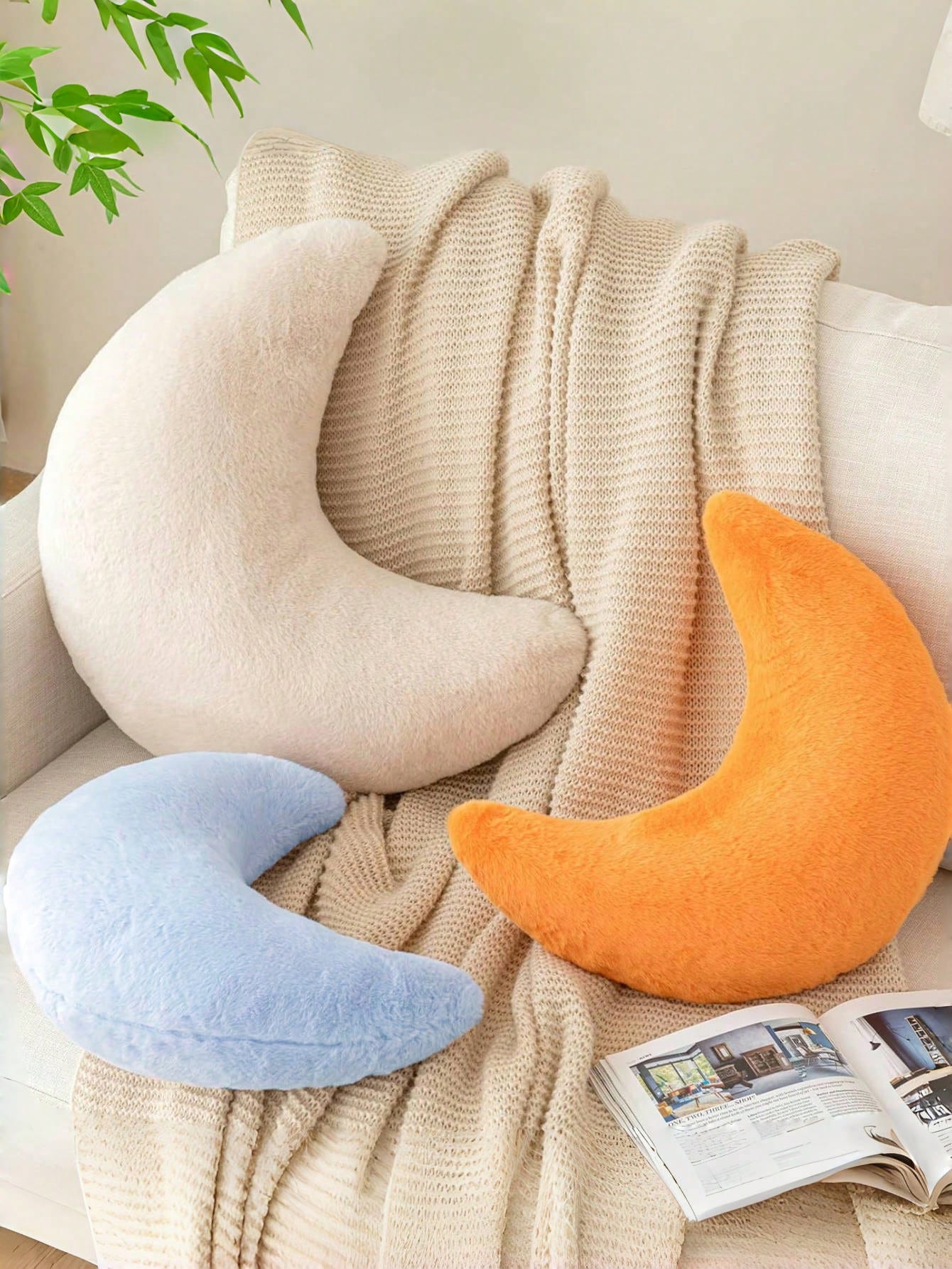 Soft Faux Fur Moon Shaped Decorative Throw Pillow, Suitable For Bedroom, Bed And Sofa, Easter Decor Cushion, Applicable For Spring Sofa, Bedroom, Living Room, Light Pink
