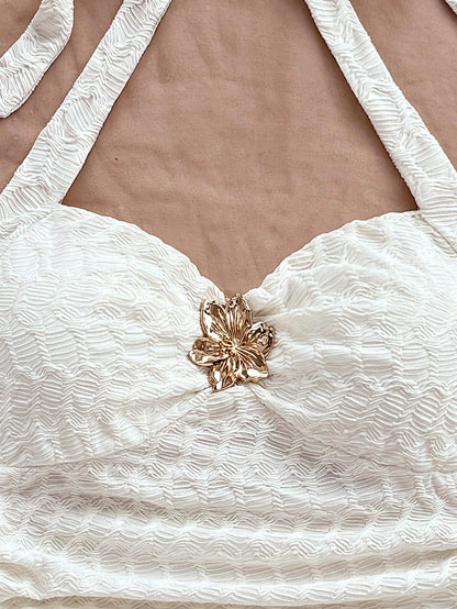Soleia Vacation V-Neck Flower Metal Buckle Strap White Knit Texture Fitted Women Tank Top, Suitable For Music Festival,No Chest Padding