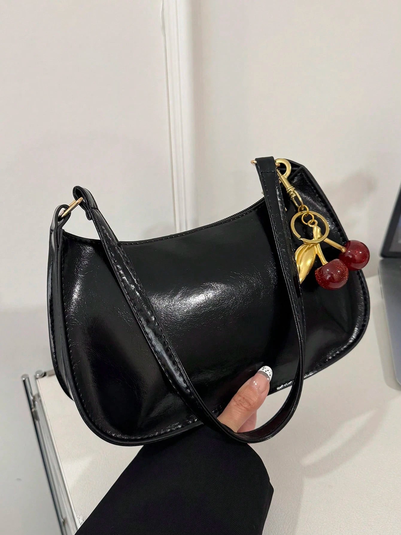Solid Color Minimalist Zipper Shoulder Bag, Fashion Minimalist Crescent Bag, Zipper Shoulder Bag, Faux Leather Solid Color Wallet, Lingerie Bag, Ideal New Year Gift, Fashion Lingerie Bag