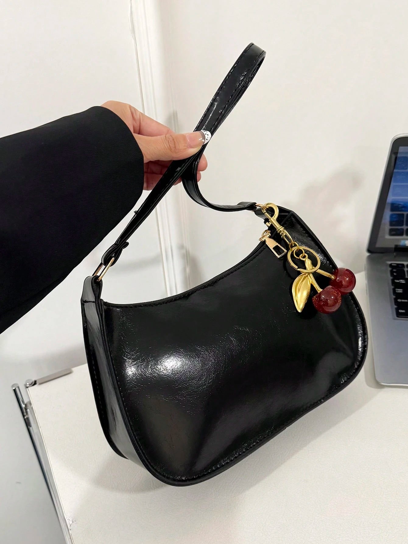 Solid Color Minimalist Zipper Shoulder Bag, Fashion Minimalist Crescent Bag, Zipper Shoulder Bag, Faux Leather Solid Color Wallet, Lingerie Bag, Ideal New Year Gift, Fashion Lingerie Bag