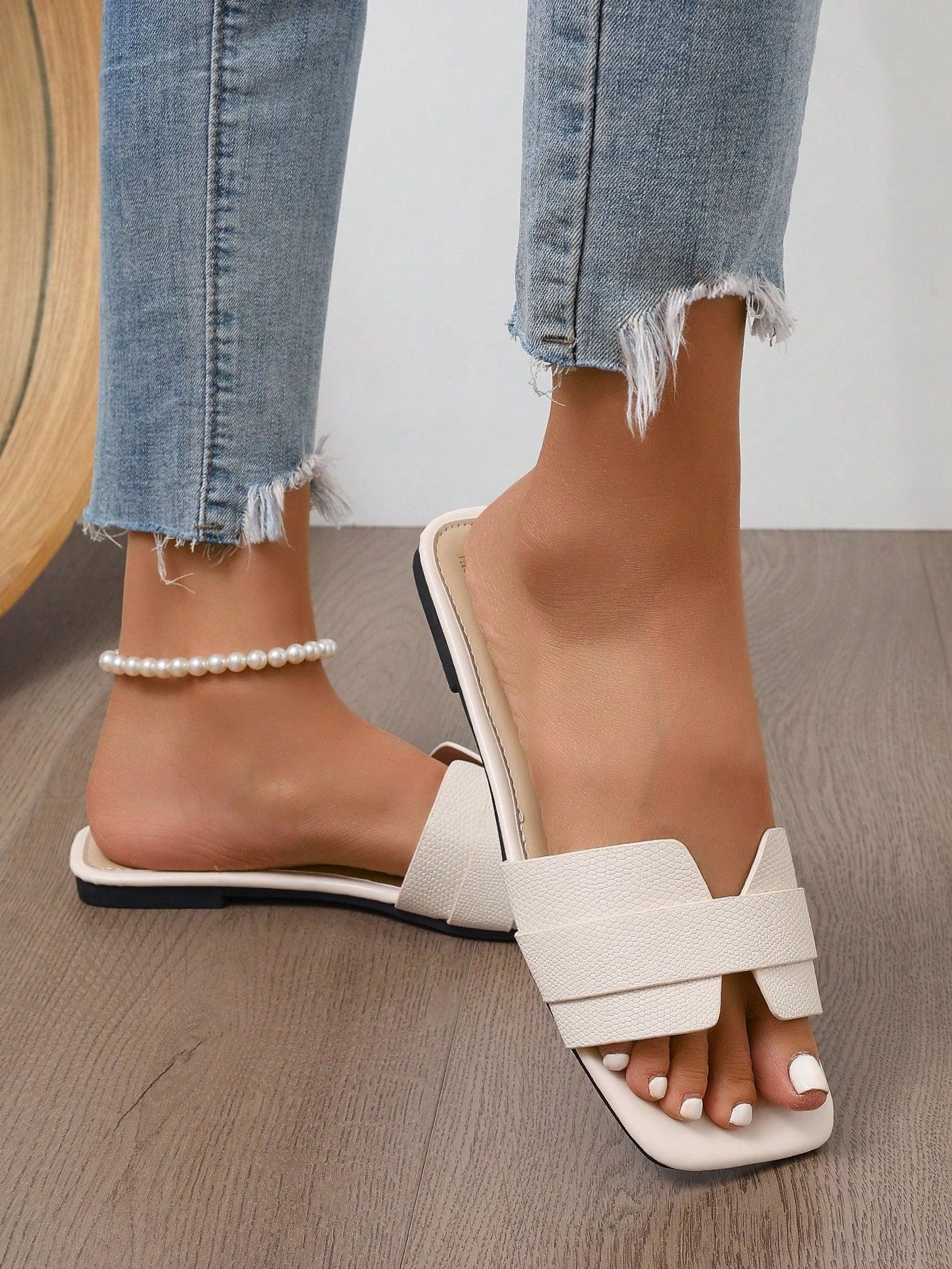 Spring/Summer New Fashion Casual Strap Slip On Sandals For Women, Comfortable Flat Heel Open Toe Beach Slippers, Simple & Versatile,Holiday Essential